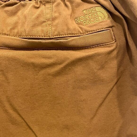 The North Face The North Face Mens Cargo Shorts Large Brown Elastic Waist Z Size US 37 - 6 Thumbnail
