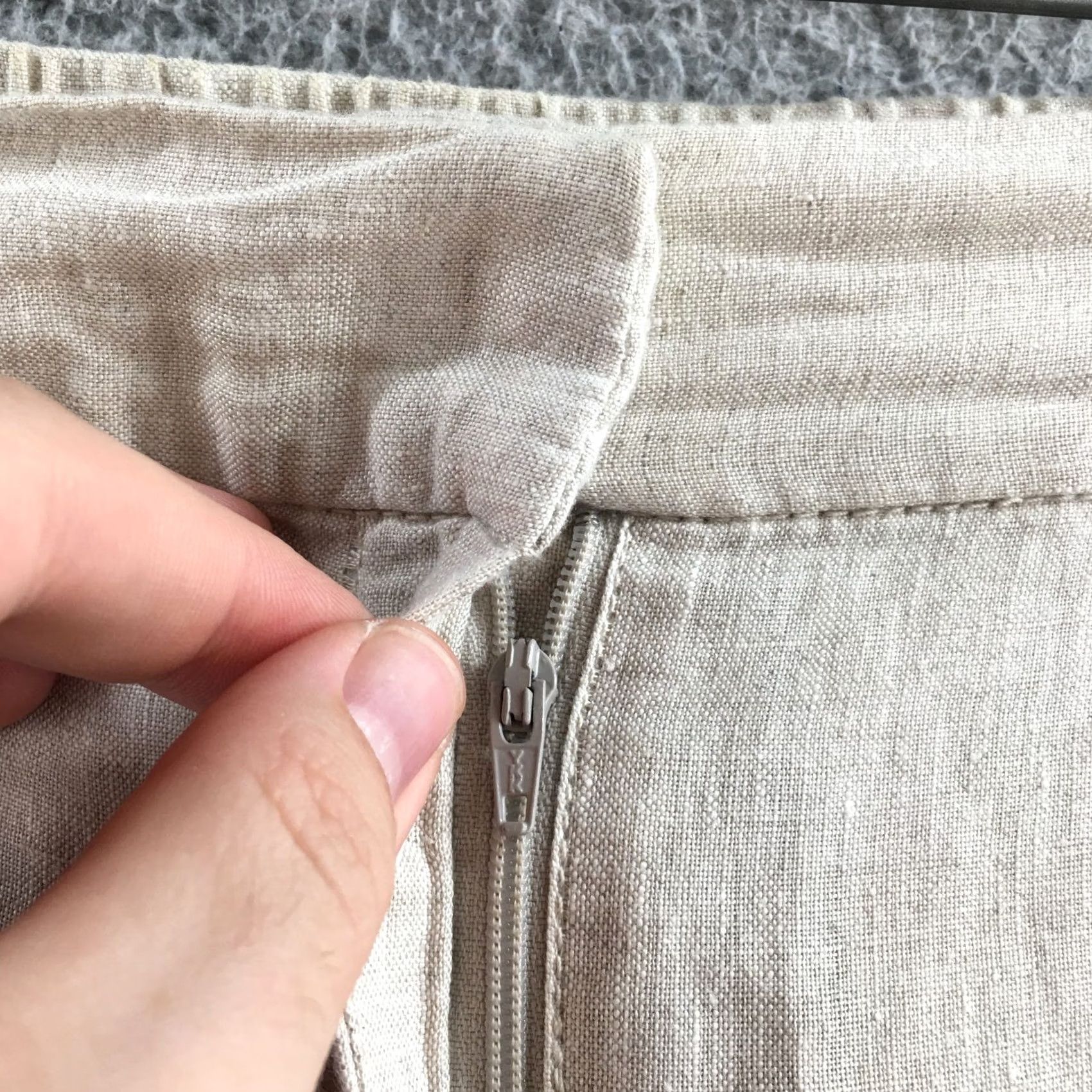 Vintage Chico’s Pants Womens 1.5 Beige Wide Leg Elastic Waist Zip Fly Pockets Casual - Chico’s Pants - Beige - Wide Leg - Casual - Womens - 1.5 - Regular Fit Size 26" / US 2 / IT 38 - 5 Thumbnail