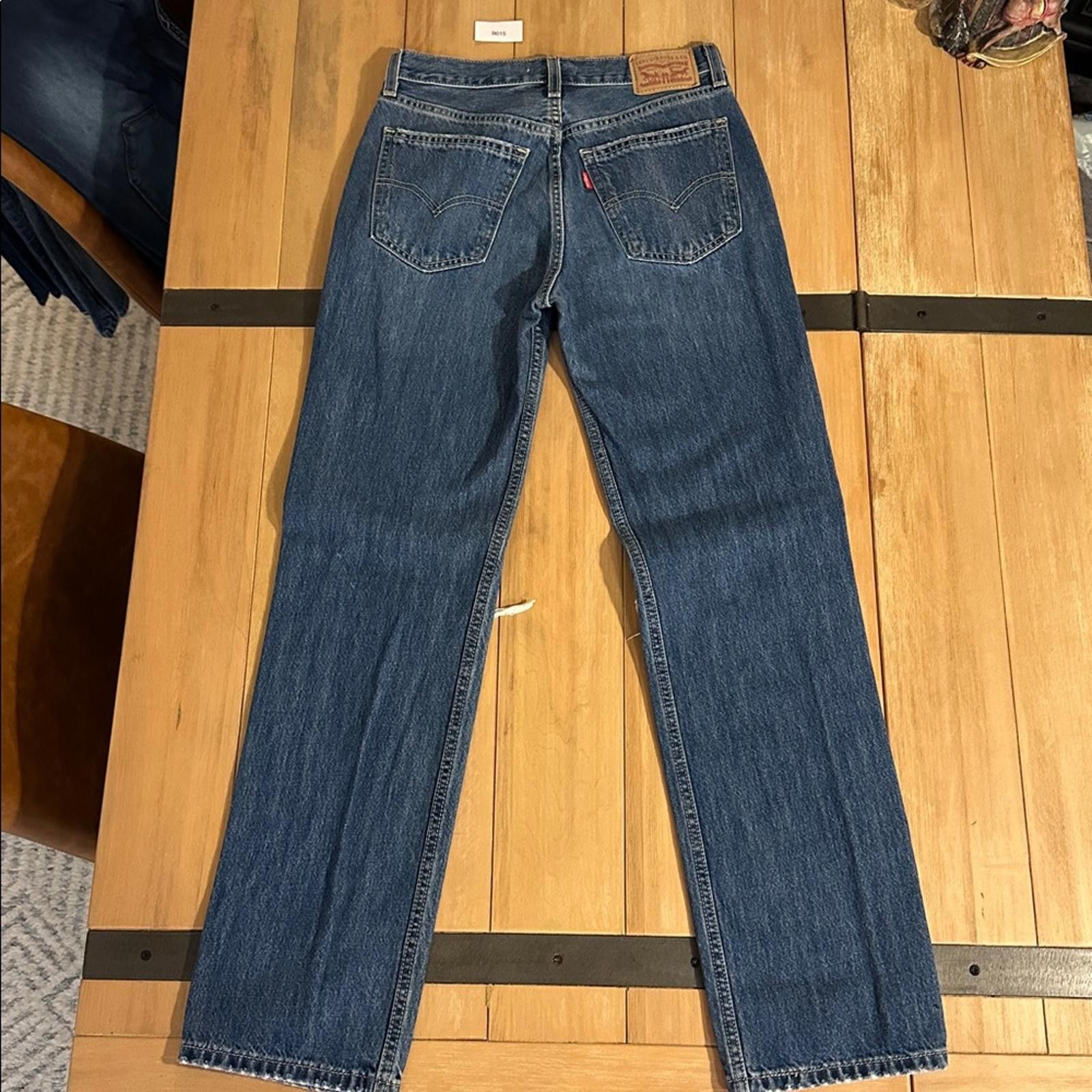 Levi's Levi’s sz 25 Low Pro Straight Classic Women's Jeans EUC Size 25" / US 0 / IT 36 - 2 Thumbnail