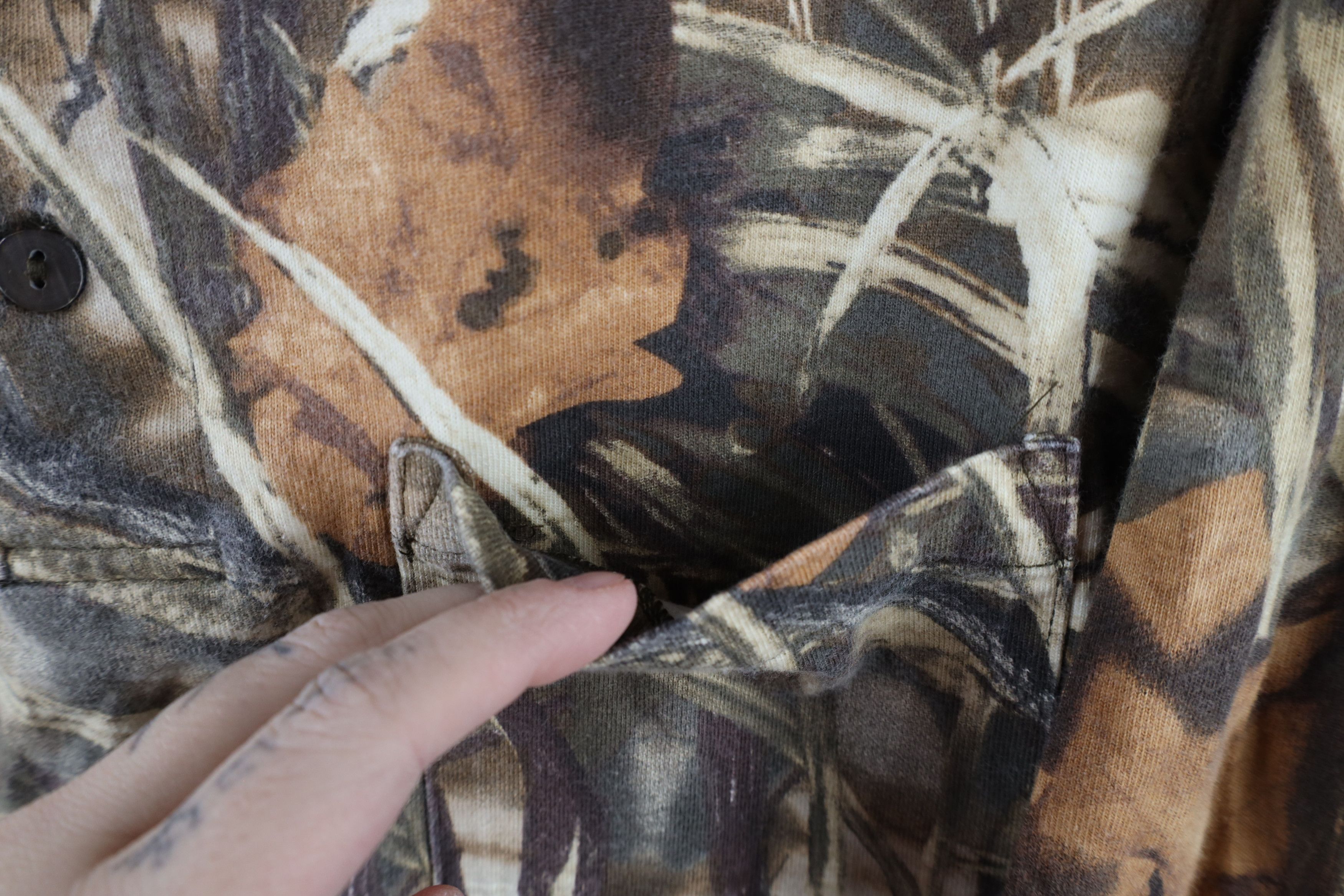 Vintage Vintage Streetwear Camouflage Long Sleeve Henley T-Shirt Size US XXL / EU 58 / 5 - 5 Thumbnail