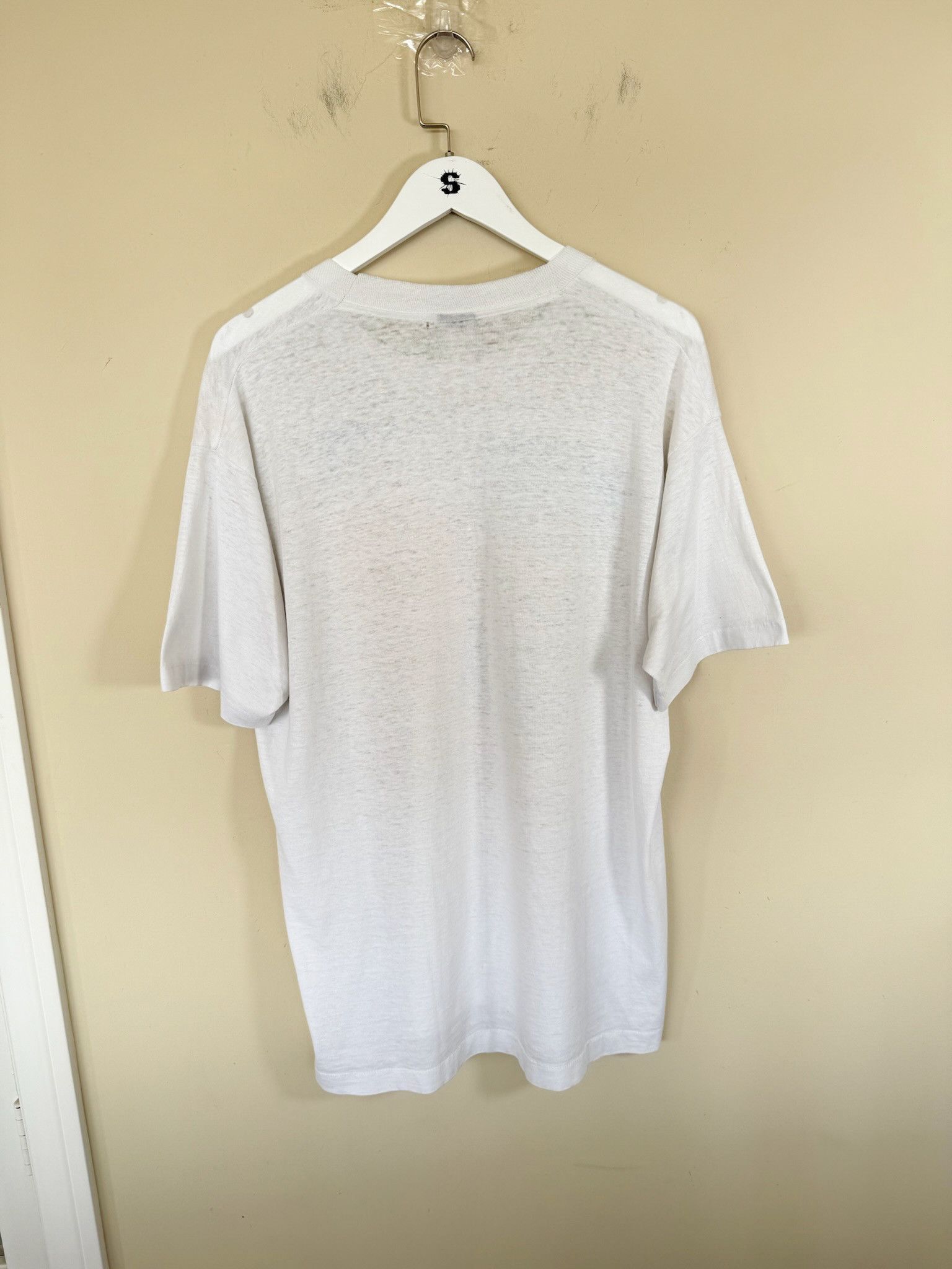 Vintage PAPER THIN 90S RED HOT CHILLI TEE Size US XL / EU 56 / 4 - 2 Thumbnail