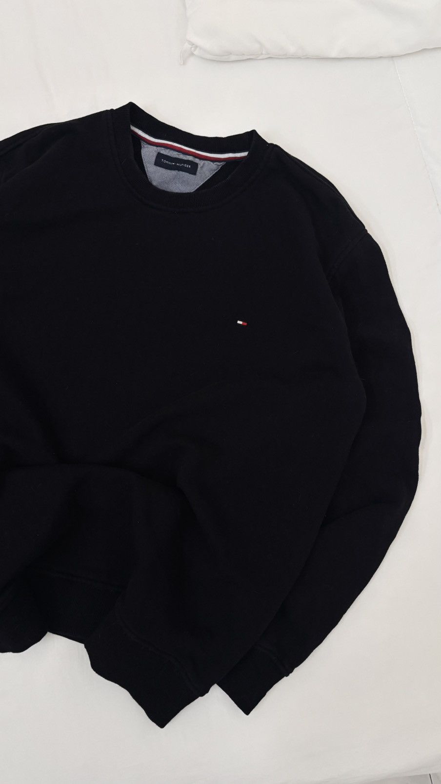 Tommy Hilfiger Tommy Hilfiger Sweatshirt Small Logo Embroidered Size US XL / EU 56 / 4 - 2 Thumbnail