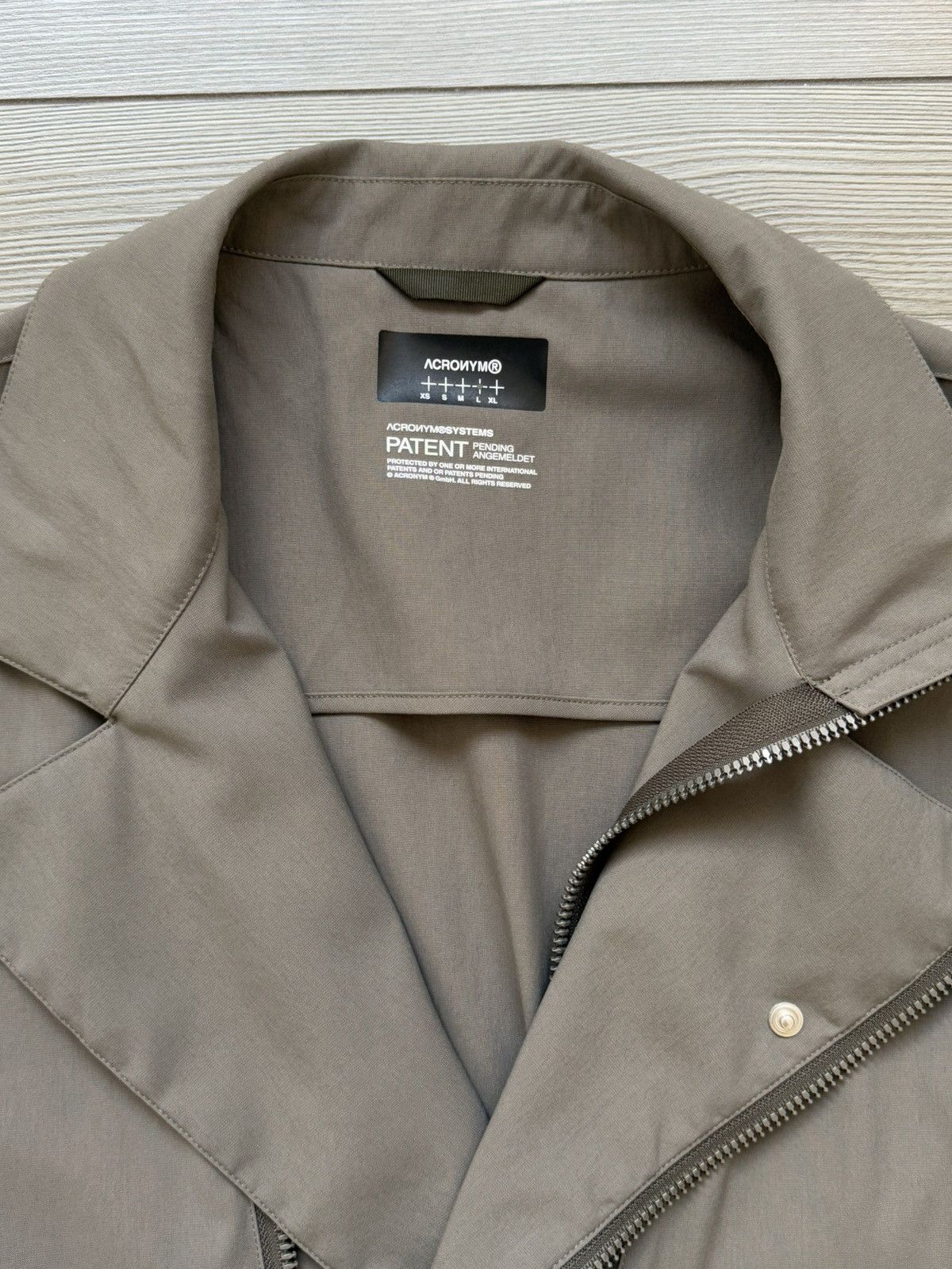 Acronym V68-M (L, Gray, 9.5/10) Size US L / EU 52-54 / 3 - 5 Thumbnail