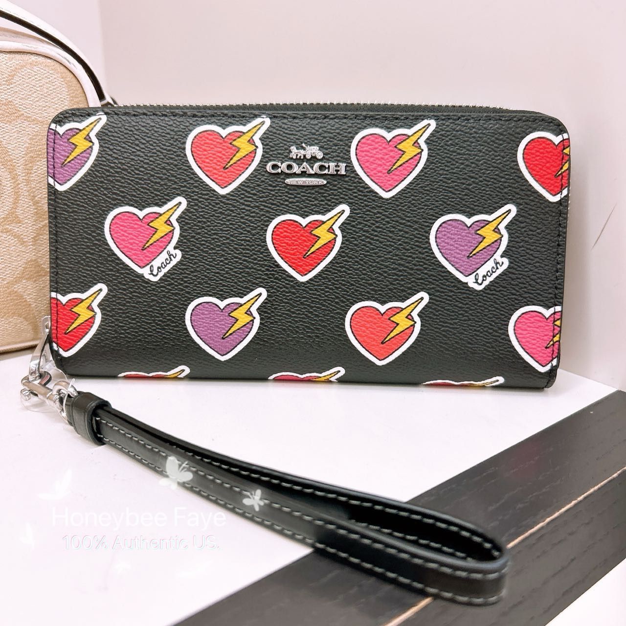 Coach Long Zip Around Wallet With Heart Bolt Print CW476 Size ONE SIZE - 1 Thumbnail