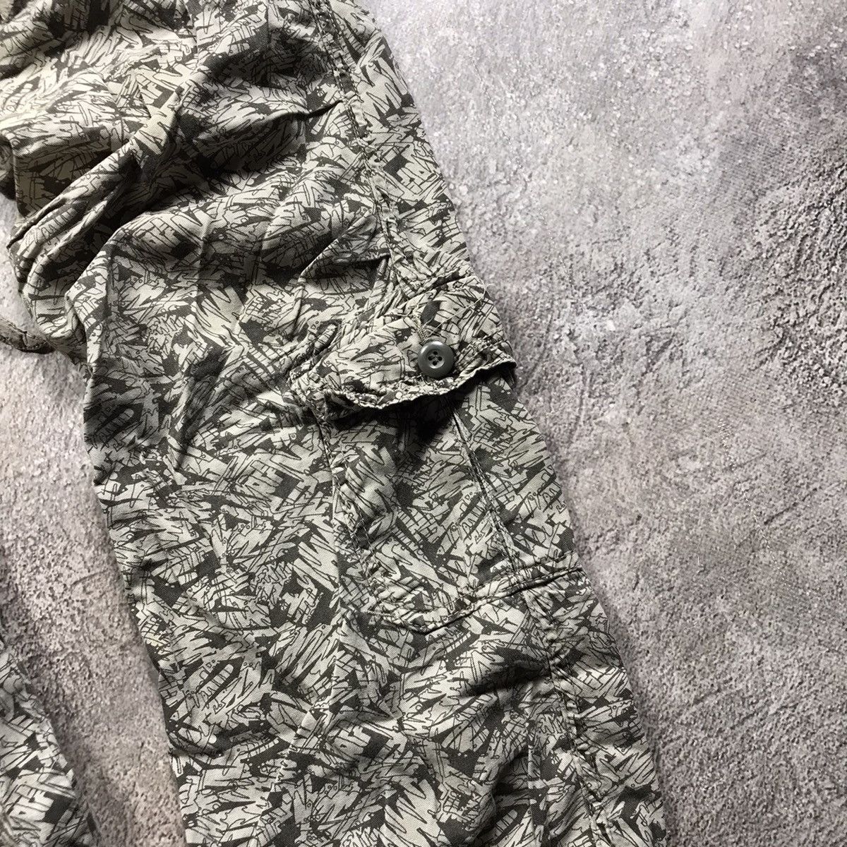 Vintage Y2K Baggy Distressed Cargo Pants Techwear Tactical Logo 28 Size 28" / US 6 / IT 42 - 4 Thumbnail