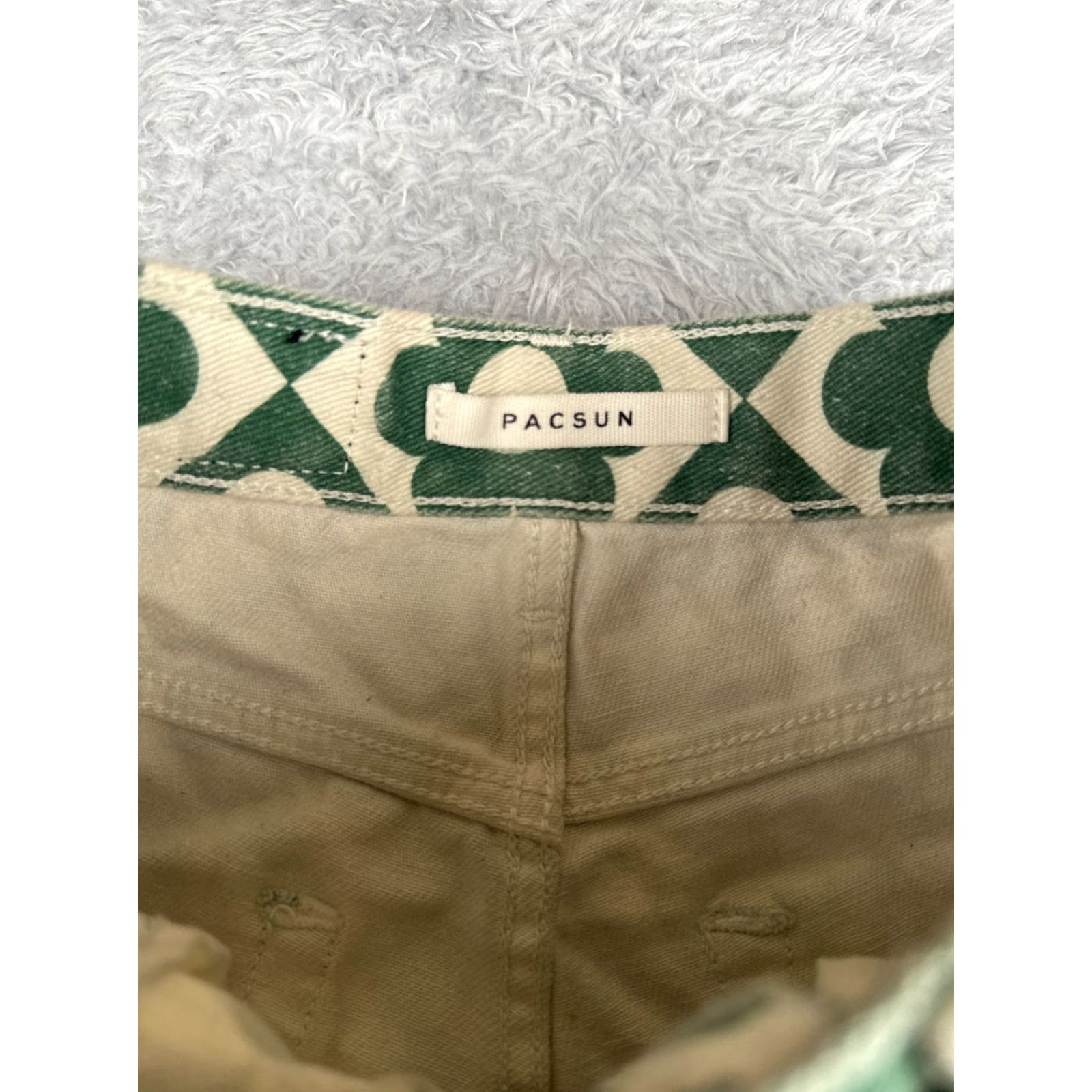Pacsun VINTAGE Pacsun Jeans Womens 23 White Green Floral Straight Leg High Rise Cotton 23x25 (not vintage actually) Size 40" / US 18 - 6 Thumbnail
