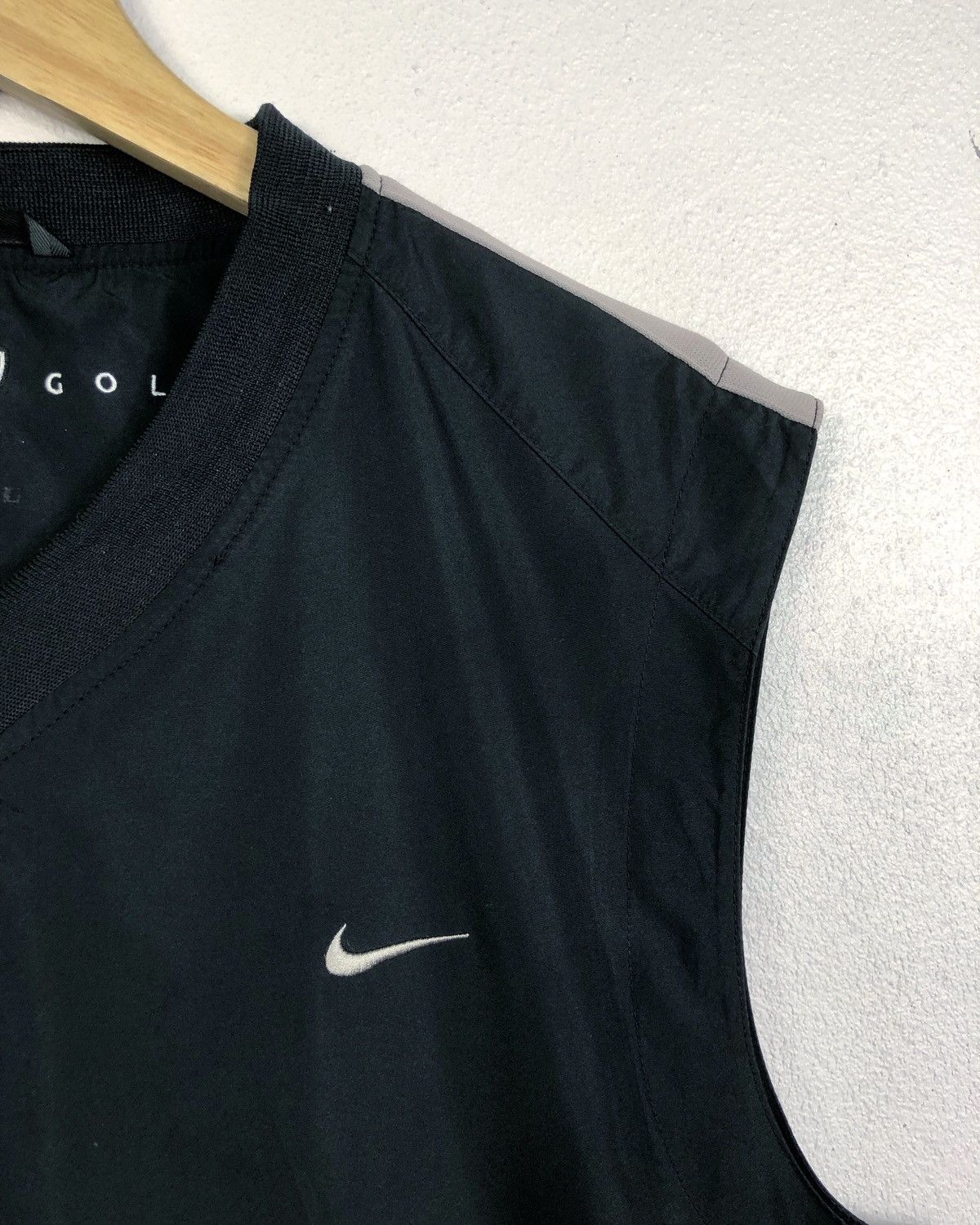 Nike Rare Nike Golf Embroidered Logo Vest Size US L / EU 52-54 / 3 - 3 Thumbnail