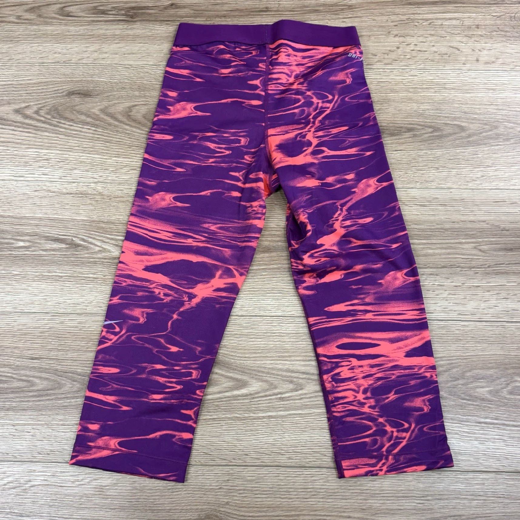 Nike VINTAGE Nike Pro Women S Leggings Cropped Dri Fit Stretch Purple Orange Marble Size 28" / US 6 / IT 42 - 7 Thumbnail