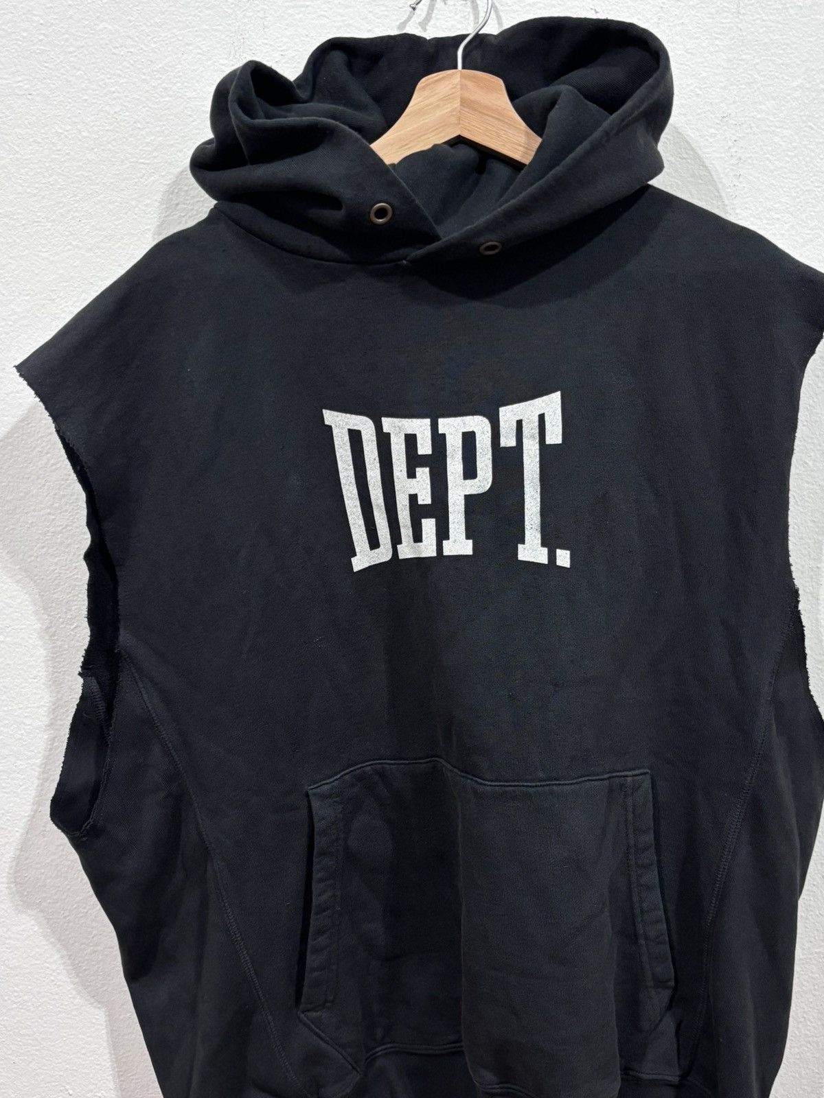 Gallery Dept. Gallery Dept Gym Cut Off Sleeveless Black Hoodie Size US XL / EU 56 / 4 - 2 Thumbnail