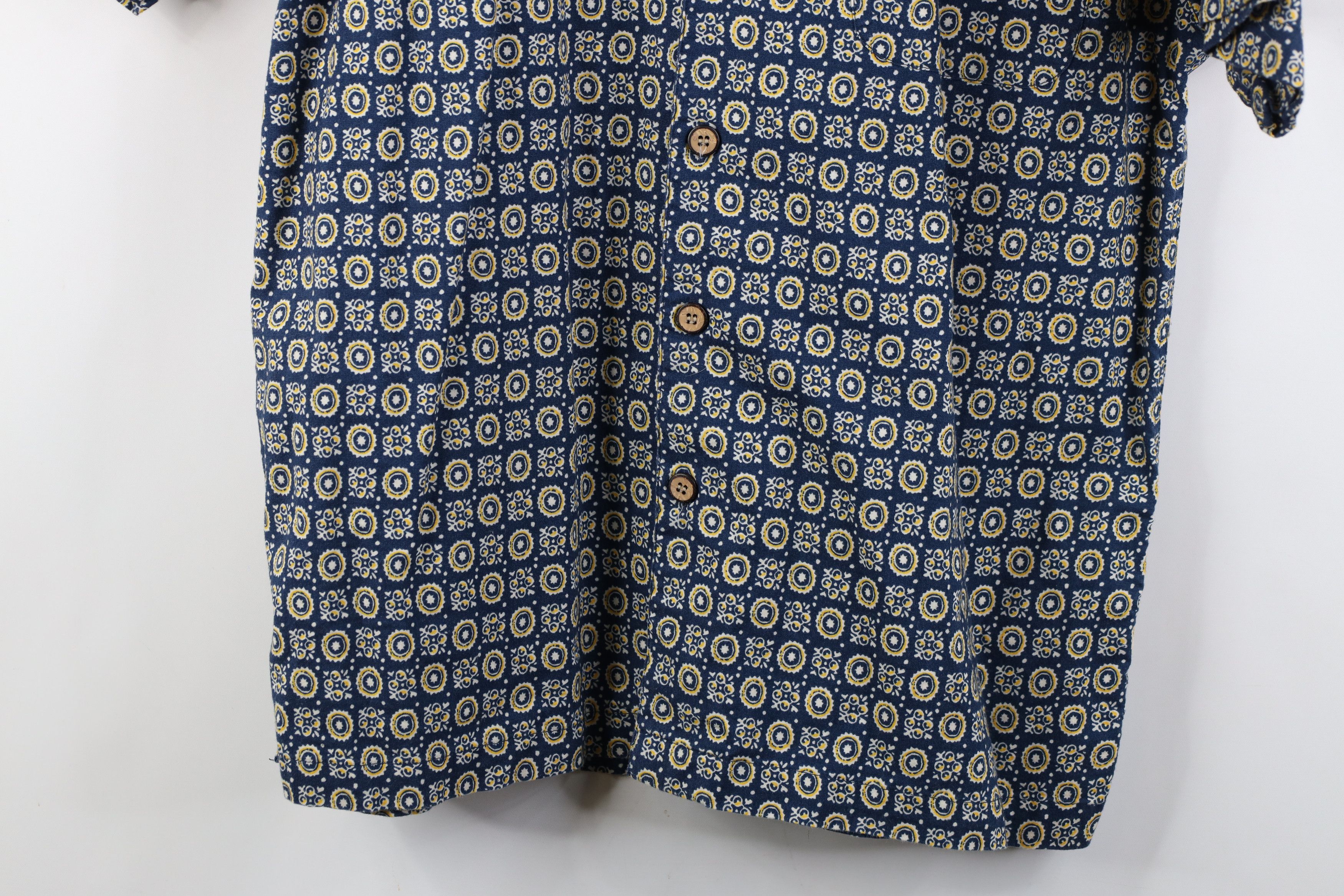 Vintage Vintage 90s Streetwear Geometric Baggy Collared Button Shirt Size US M / EU 48-50 / 2 - 3 Thumbnail