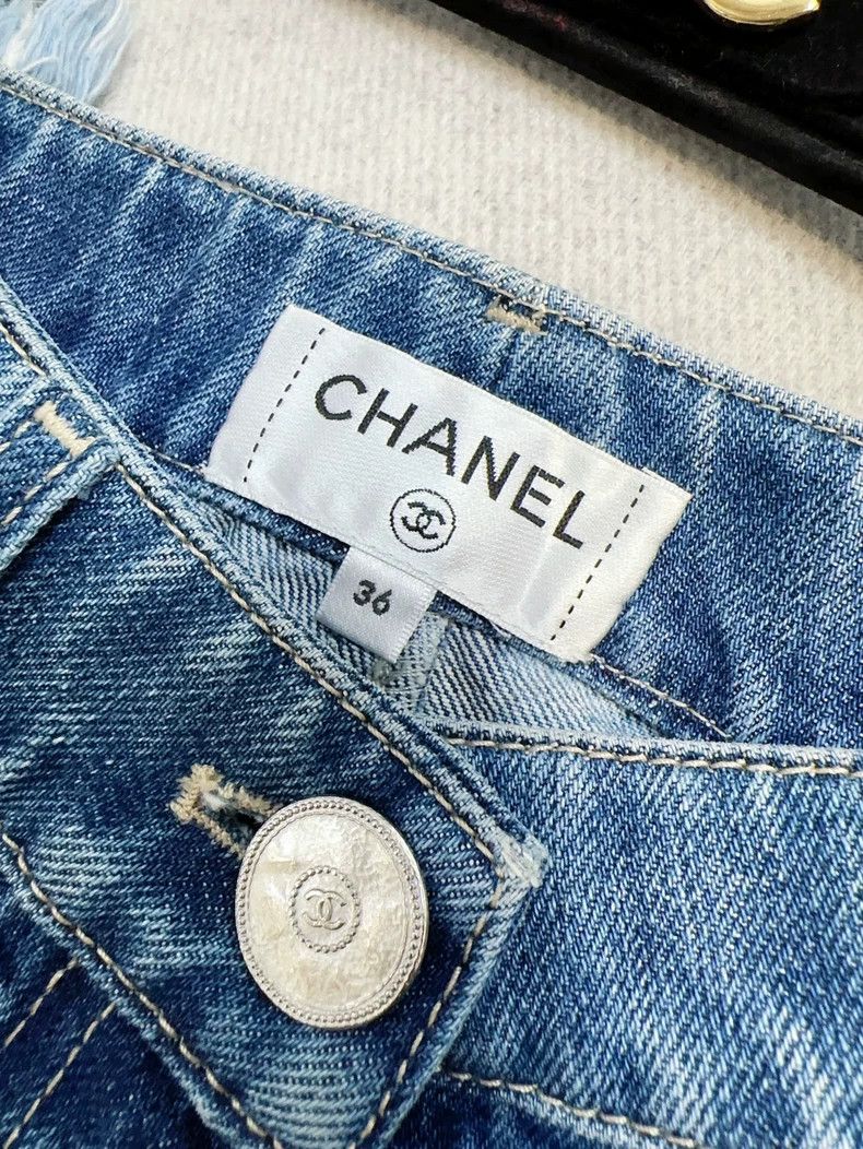 Chanel Chanel 20B full-print graffiti logo blue jeans Size 24" / US 00 / IT 34 - 4 Thumbnail