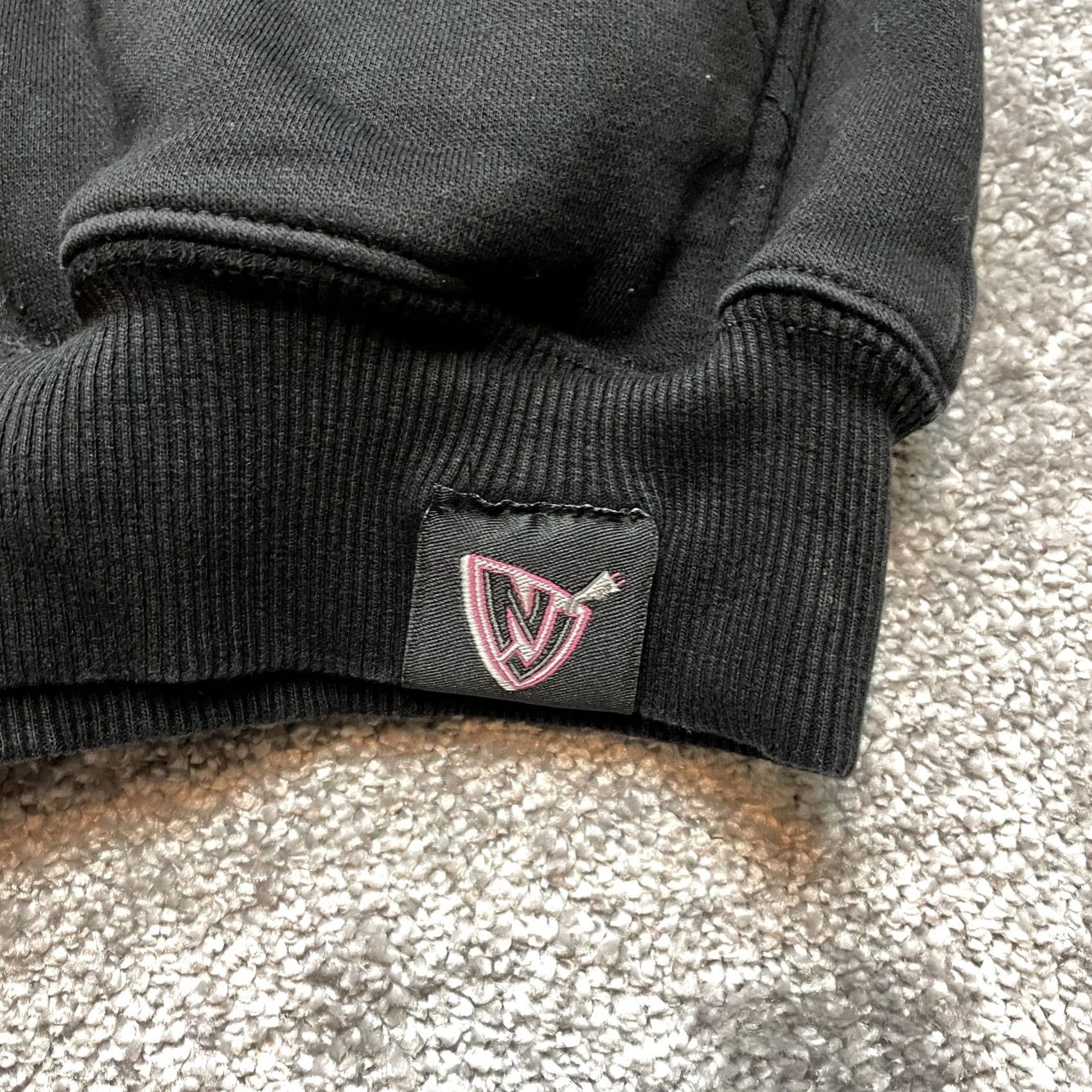 Vintage VINTAGE NJ Hoodie Sweatshirt Mens M Black Logo Pullover Knit Cotton Polyester Regular Pockets Size US M / EU 48-50 / 2 - 2 Thumbnail