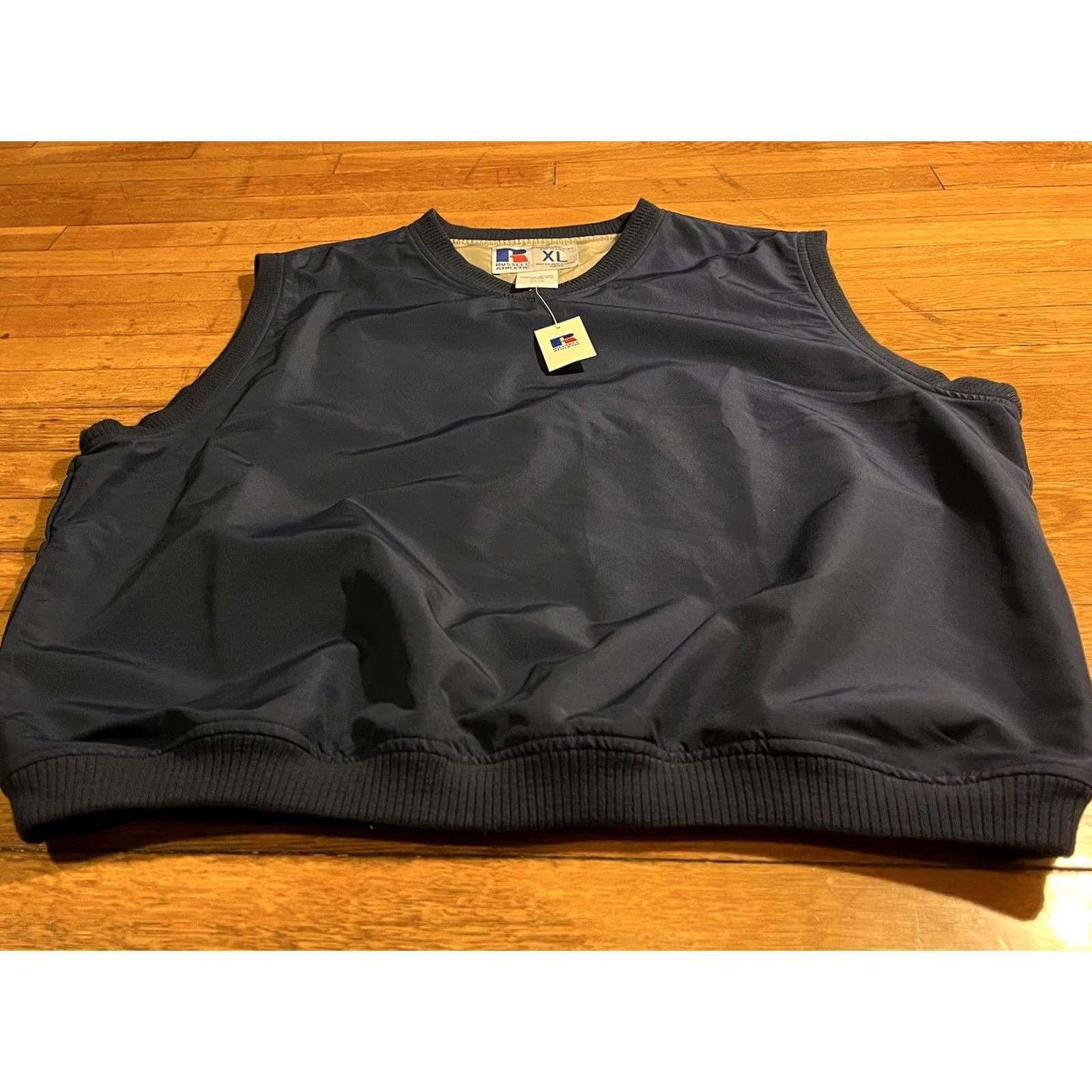 Russell Athletic VINTAGE Russell Athletic NCAA Blank Vest Men’s XL Navy Blue Vest Mens XL Navy Blue 80s 90s Retro Sports Shirts Category: Vest Size US XL / EU 56 / 4 - 2 Thumbnail