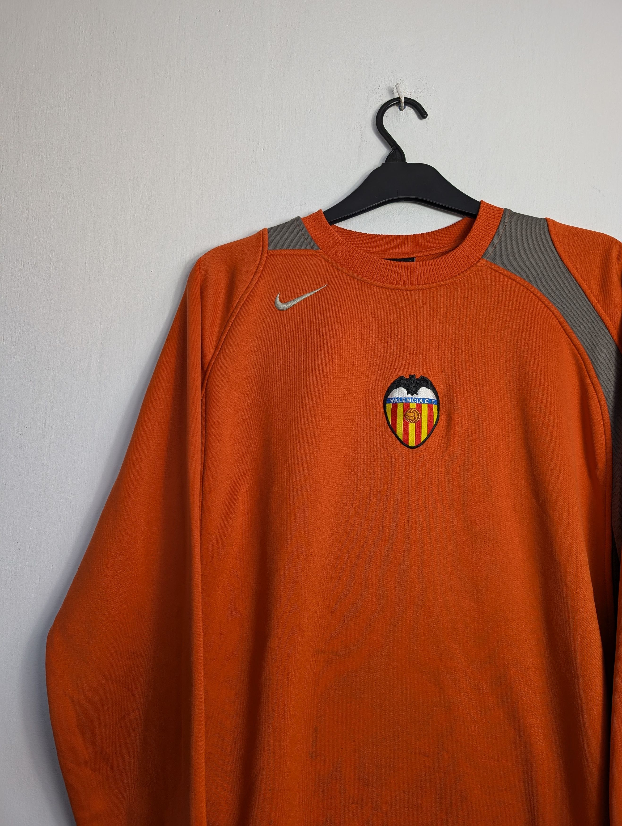 Nike Vintage Nike Valencia CF Crewneck Y2K Center Logo Retro Boxy Size US M / EU 48-50 / 2 - 2 Thumbnail