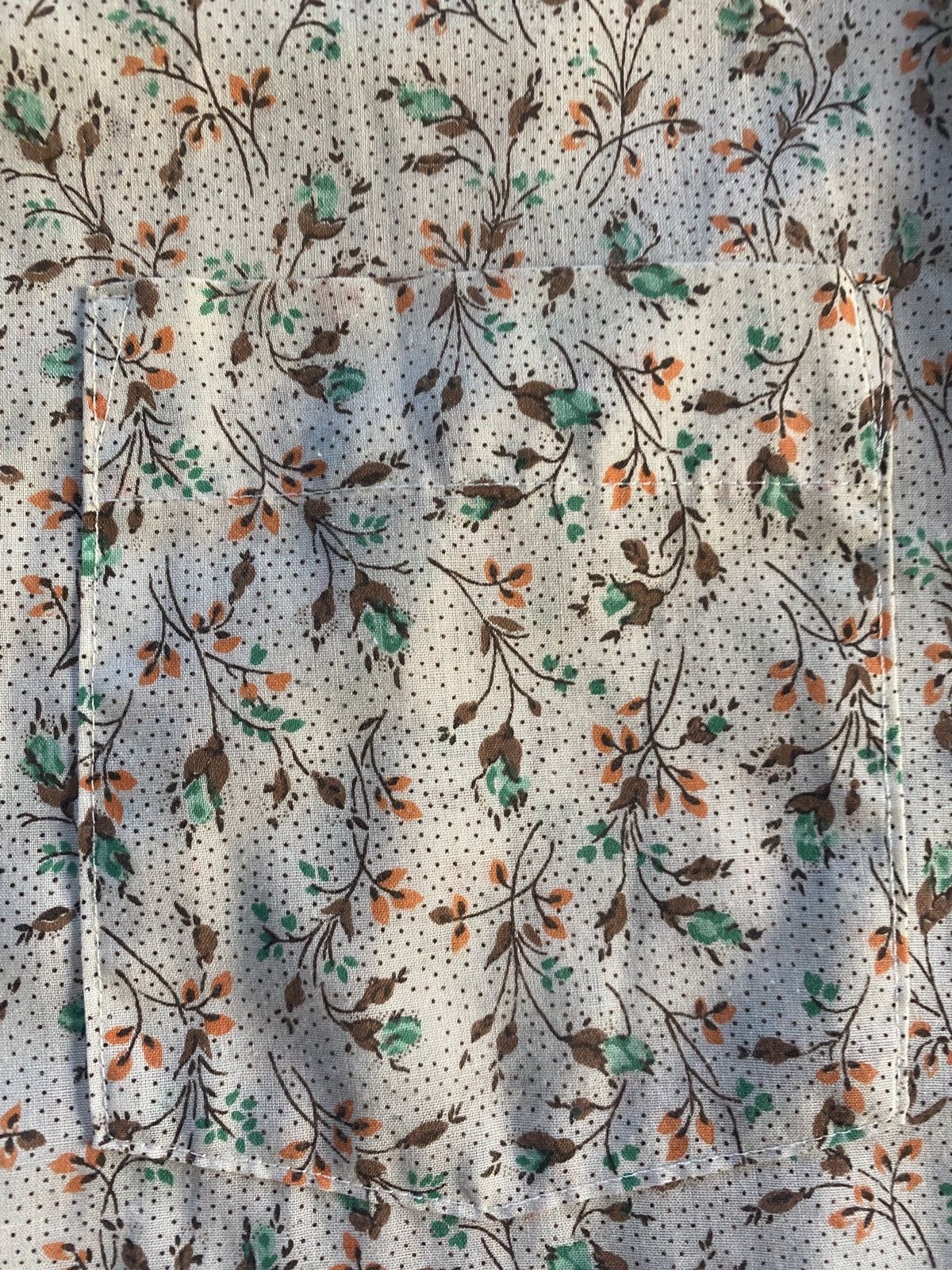 Retrofit Vintage 60’s/70’s Flower Pattern Pointy Collar Button Up Size US L / EU 52-54 / 3 - 5 Thumbnail