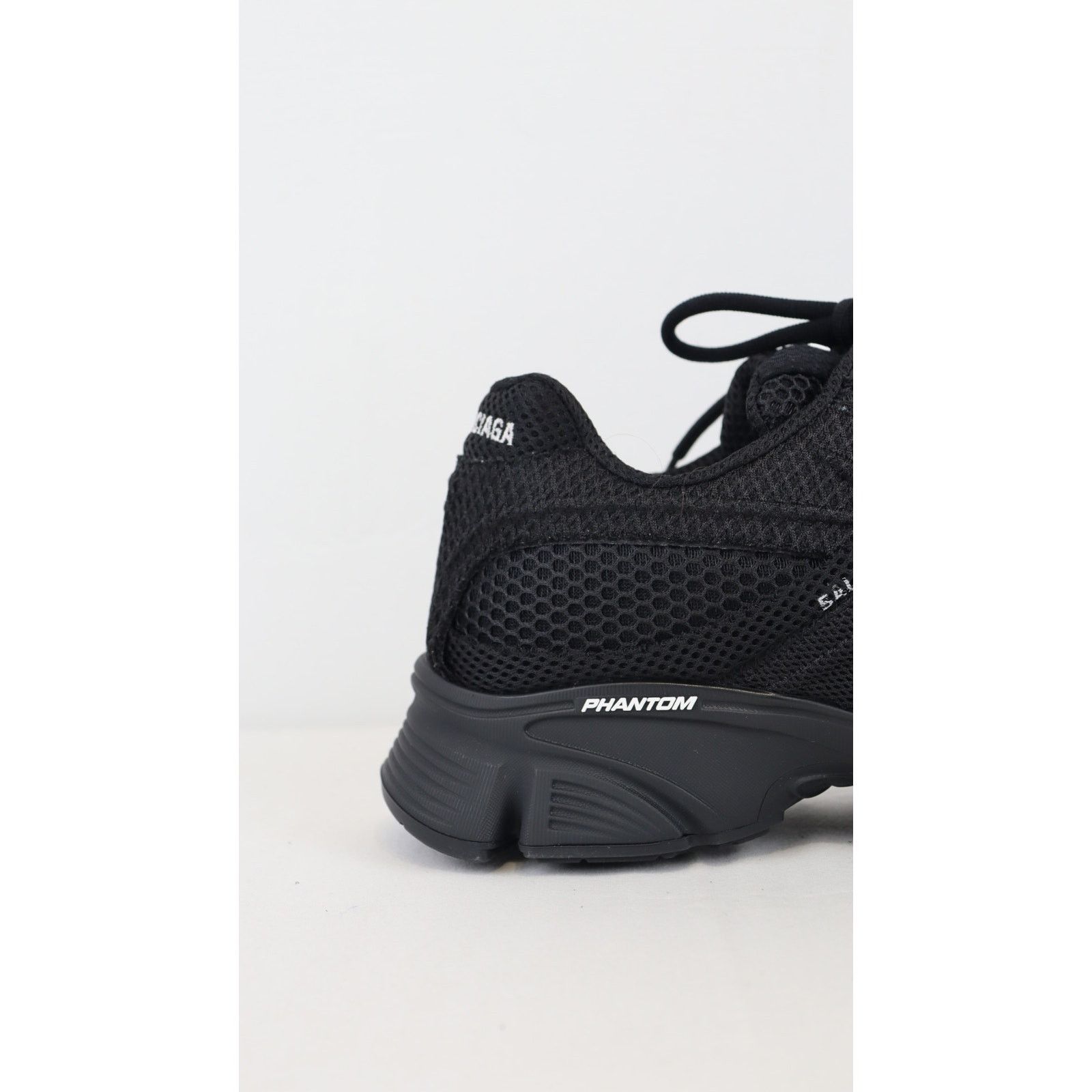 Balenciaga o1rshd1 Q:3 / Monocolor Fabric Mesh Phantom Sneaker in Black Size US 11 / EU 44 - 6 Thumbnail