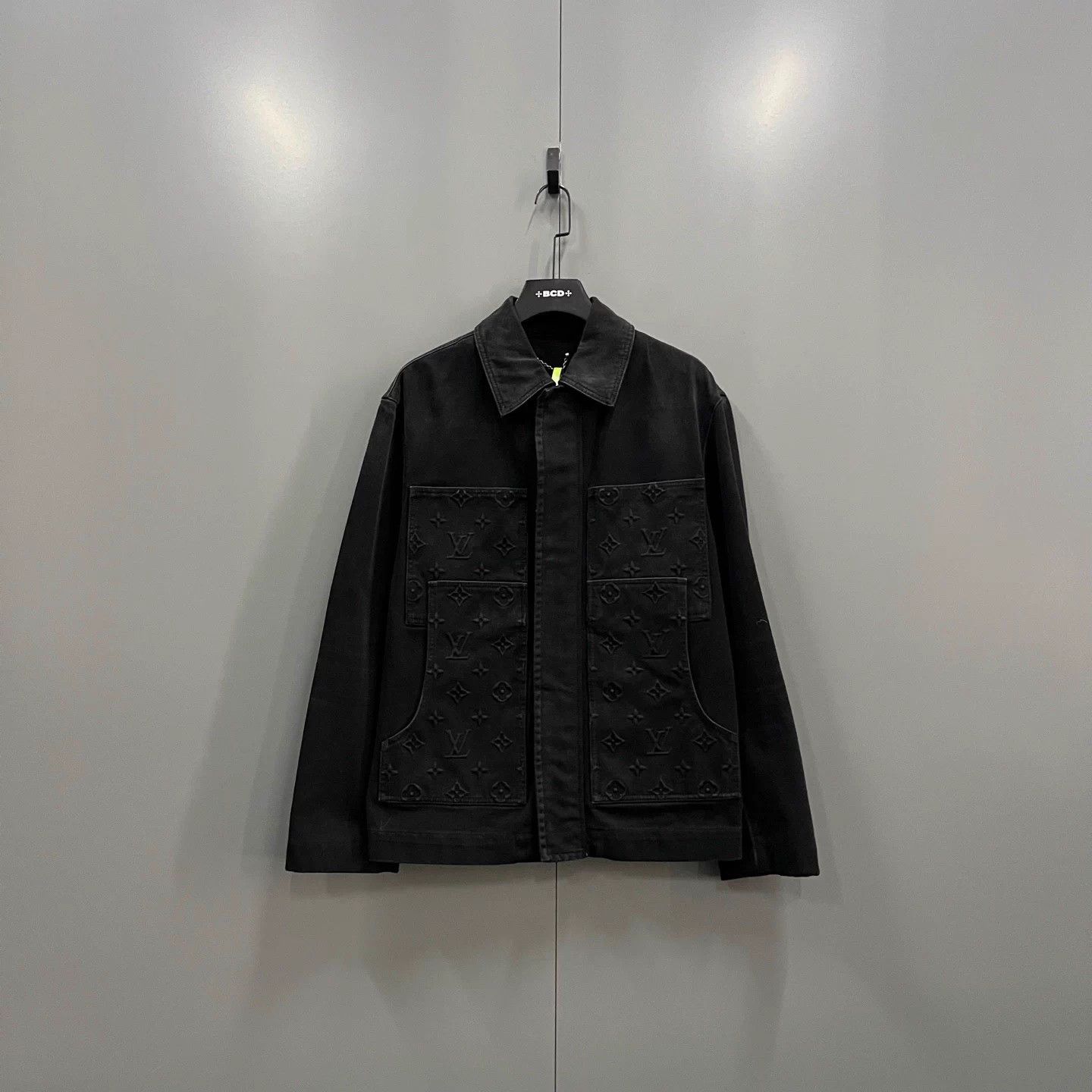 Louis Vuitton Louis Vuitton LV black monogram work jacket Size US M / EU 48-50 / 2 - 1 Thumbnail