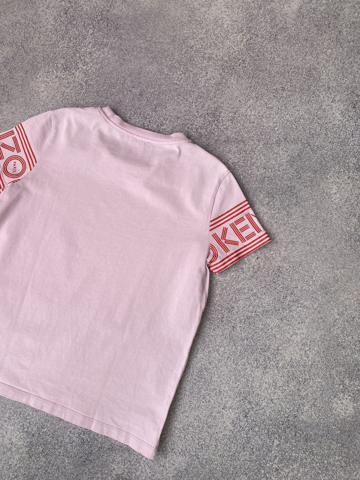 Kenzo × Vintage Vintage Kenzo Women’s Pink Printed T-Shirt Size XS / US 0-2 / IT 36-38 - 13 Thumbnail