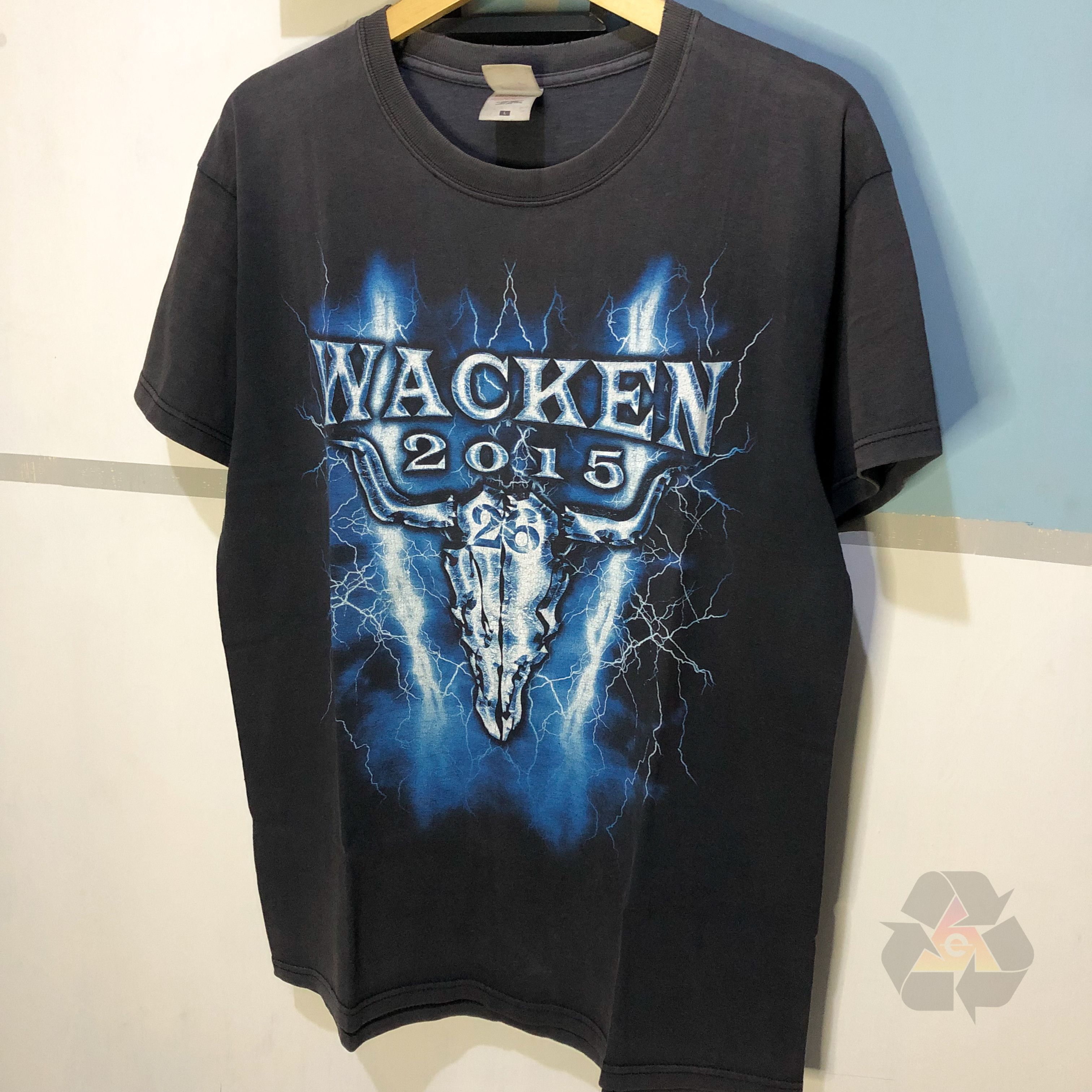 Band Tees Vintage WOA Wacken Festival 2015 THRASHED Rare T-Shirt Y2K Size US L / EU 52-54 / 3 - 3 Thumbnail
