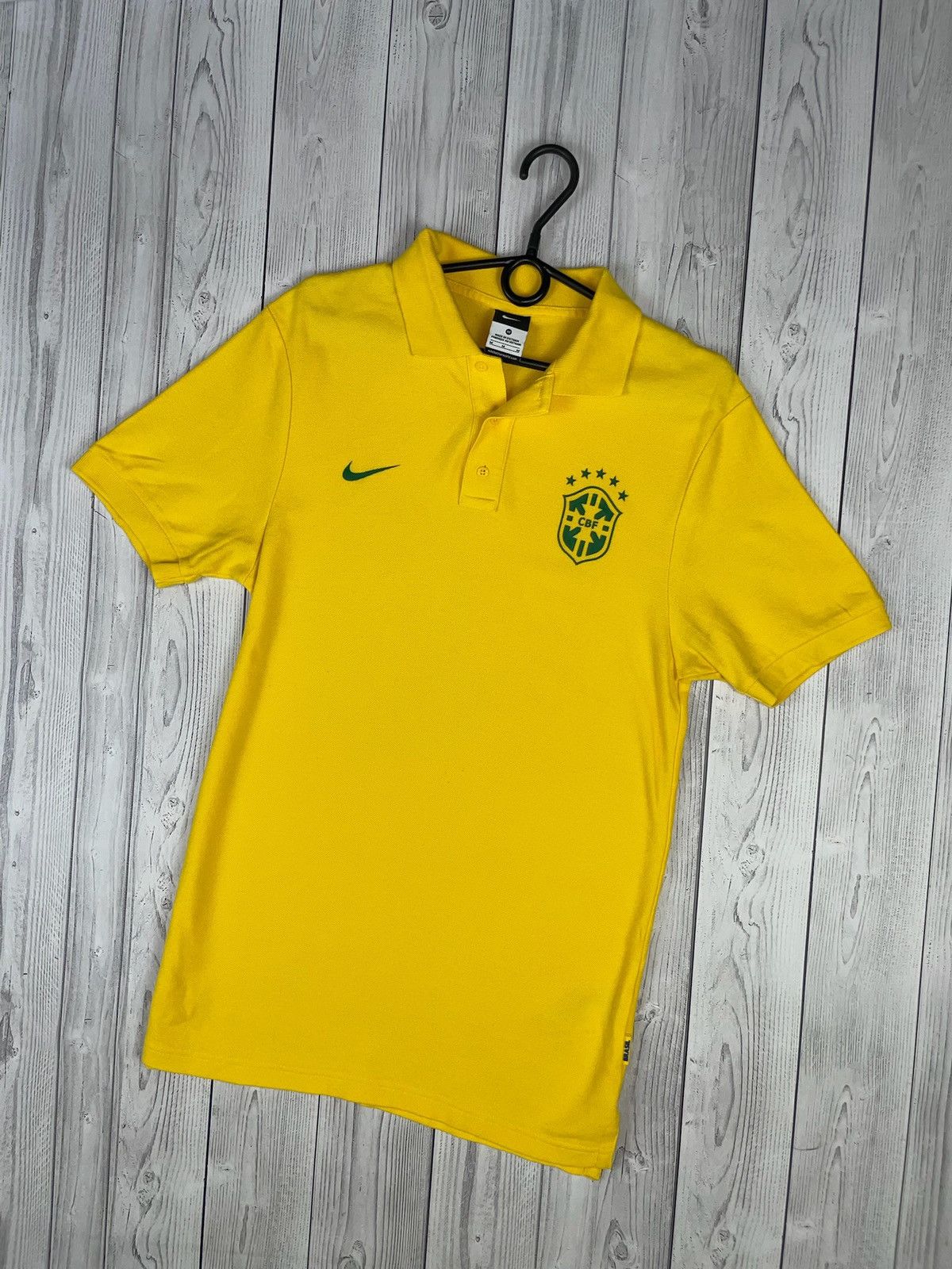 Nike Vintage nike Brazil soccer polo yellow Brasil size M Size US M / EU 48-50 / 2 - 1 Thumbnail