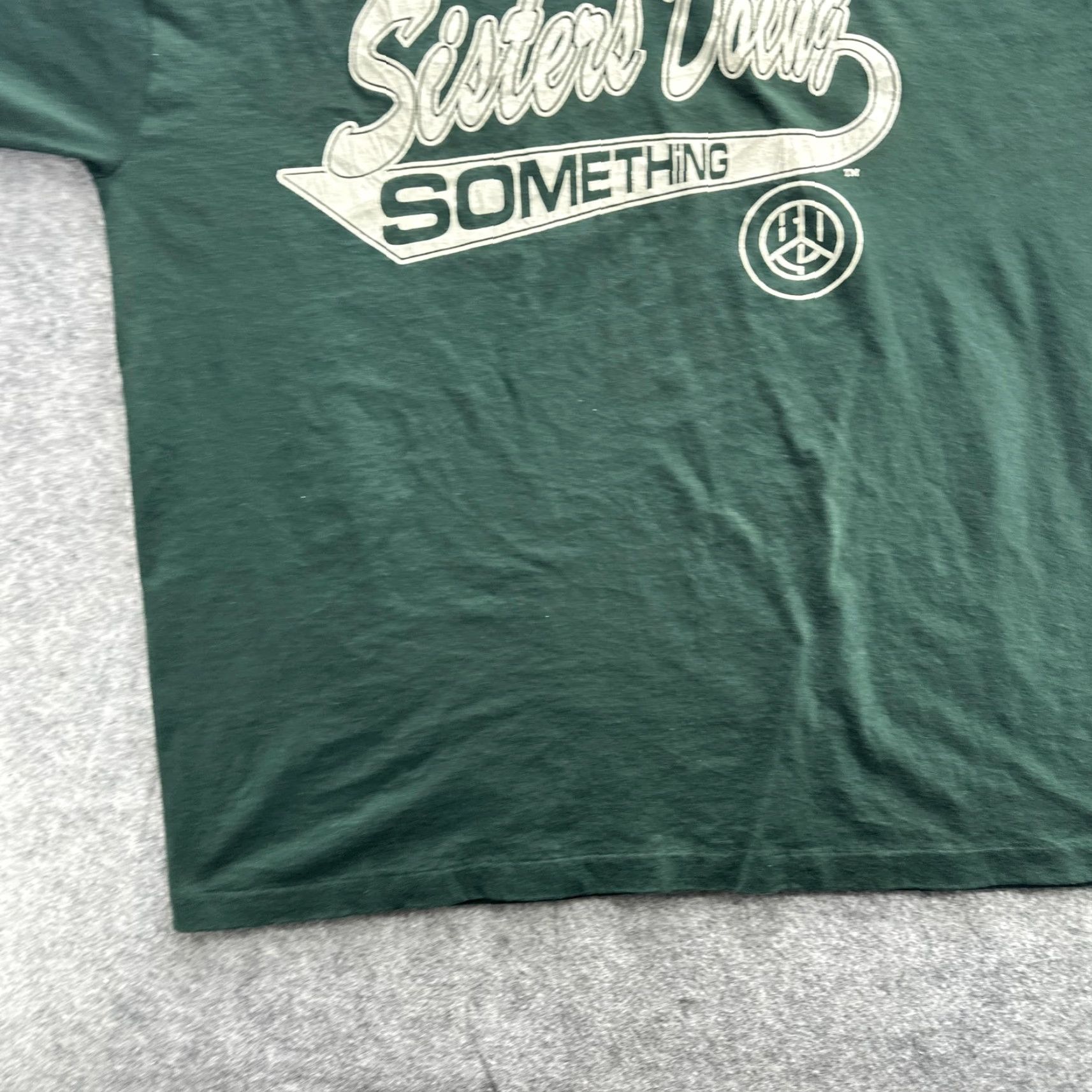 Vintage VINTAGE Sisters Doing Something Shirt Mens 2XL Green 90s Graphic BDS Brothers USA Shirt Mens 2XL Size US XXL / EU 58 / 5 - 5 Thumbnail