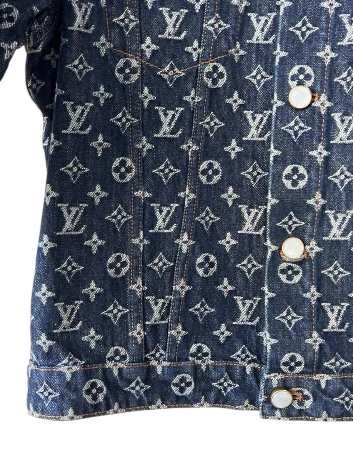 Louis Vuitton Louis Vuitton X Pharrell Williams 48 Monogram Denim Jacket Size US M / EU 48-50 / 2 - 5 Thumbnail