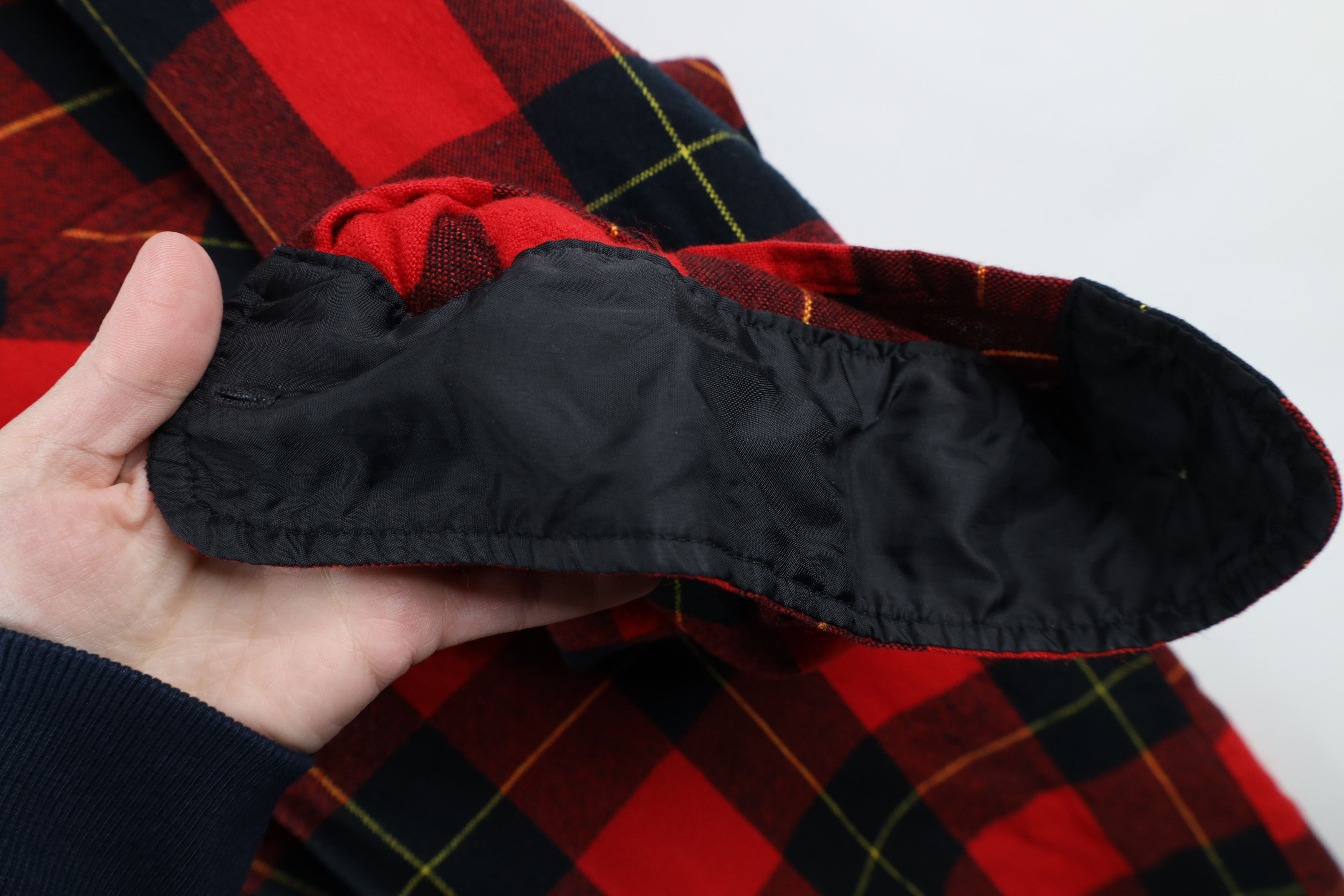 Vintage Vintage 90s Streetwear Knit Collared Button Shirt Plaid Size US XL / EU 56 / 4 - 10 Thumbnail