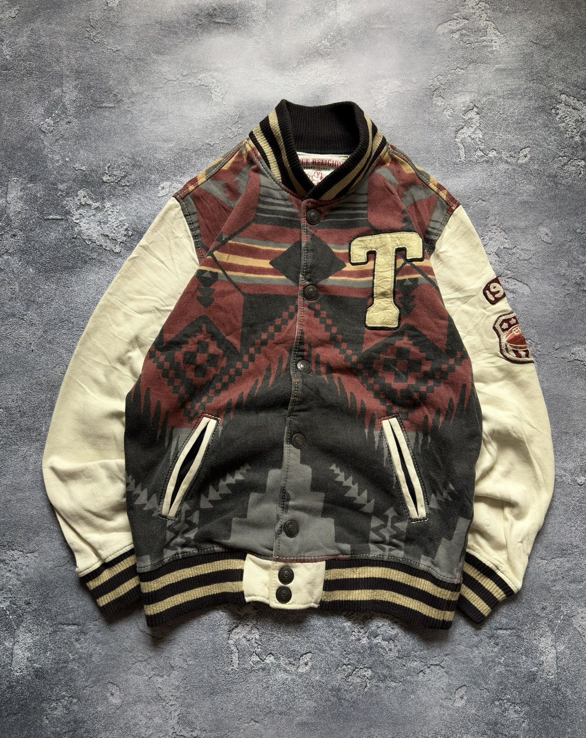 True Religion Vintage True Religion Y2K Aztec Pattern Navajo Jacket Rare Size US M / EU 48-50 / 2 - 1 Thumbnail