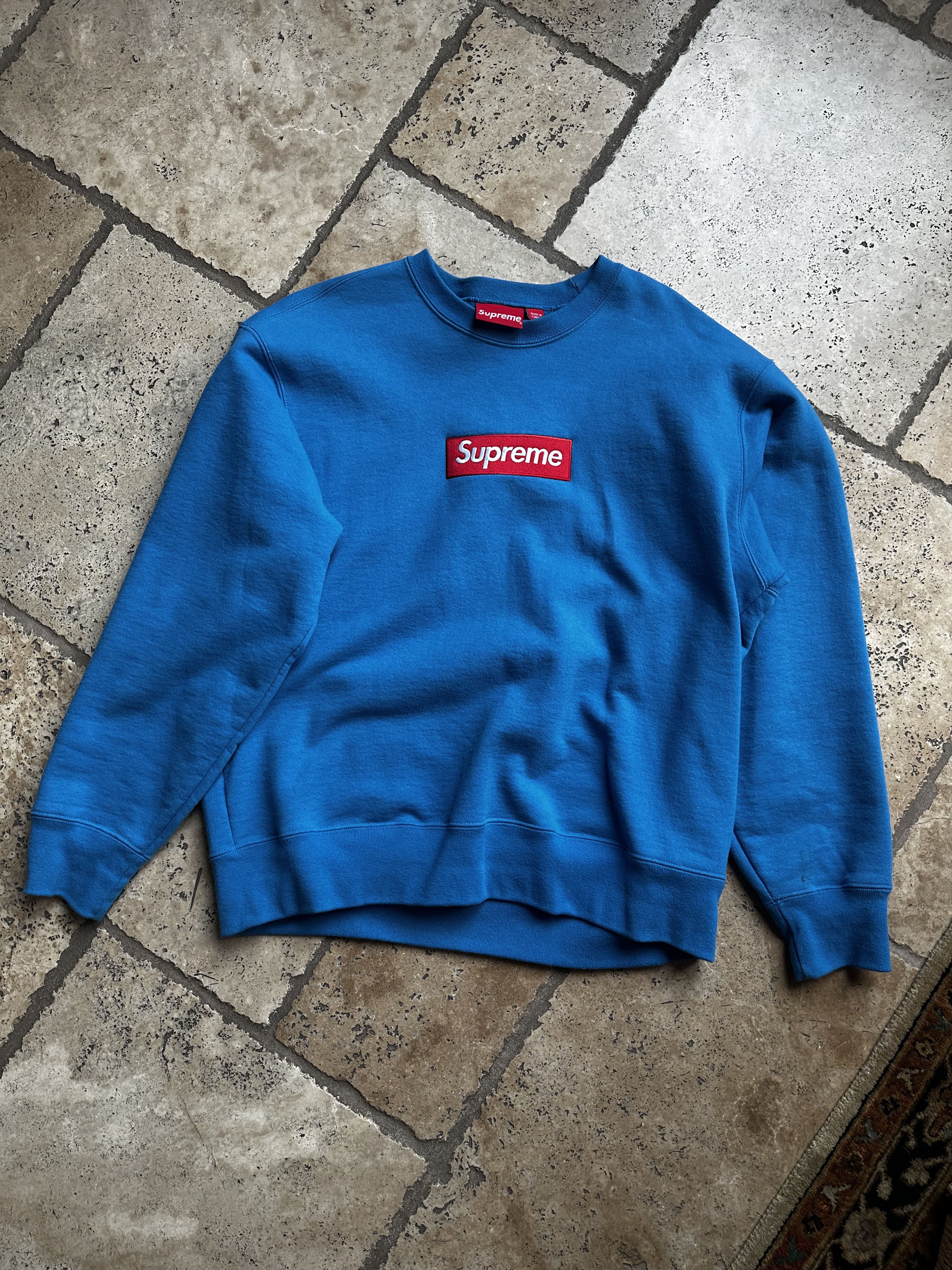 Supreme Supreme FW22 Blue Cyan Box Logo Crewneck Size US M / EU 48-50 / 2 - 1 Thumbnail