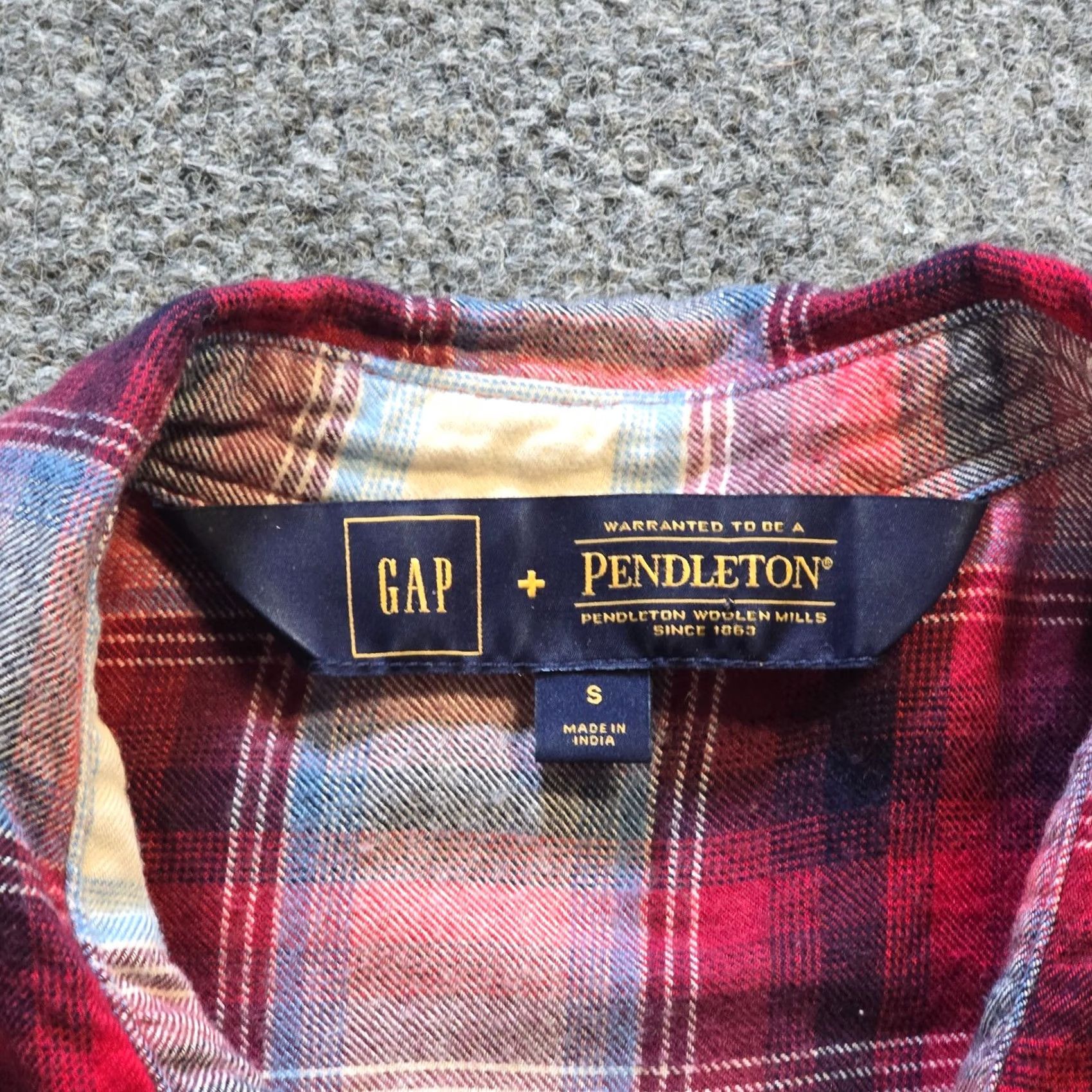 Gap Gap Top Womens Size Small Red Plaid Flannel Pendleton Button Up Casual Outdoors Shirt Size S / US 4 / IT 40 - 5 Thumbnail