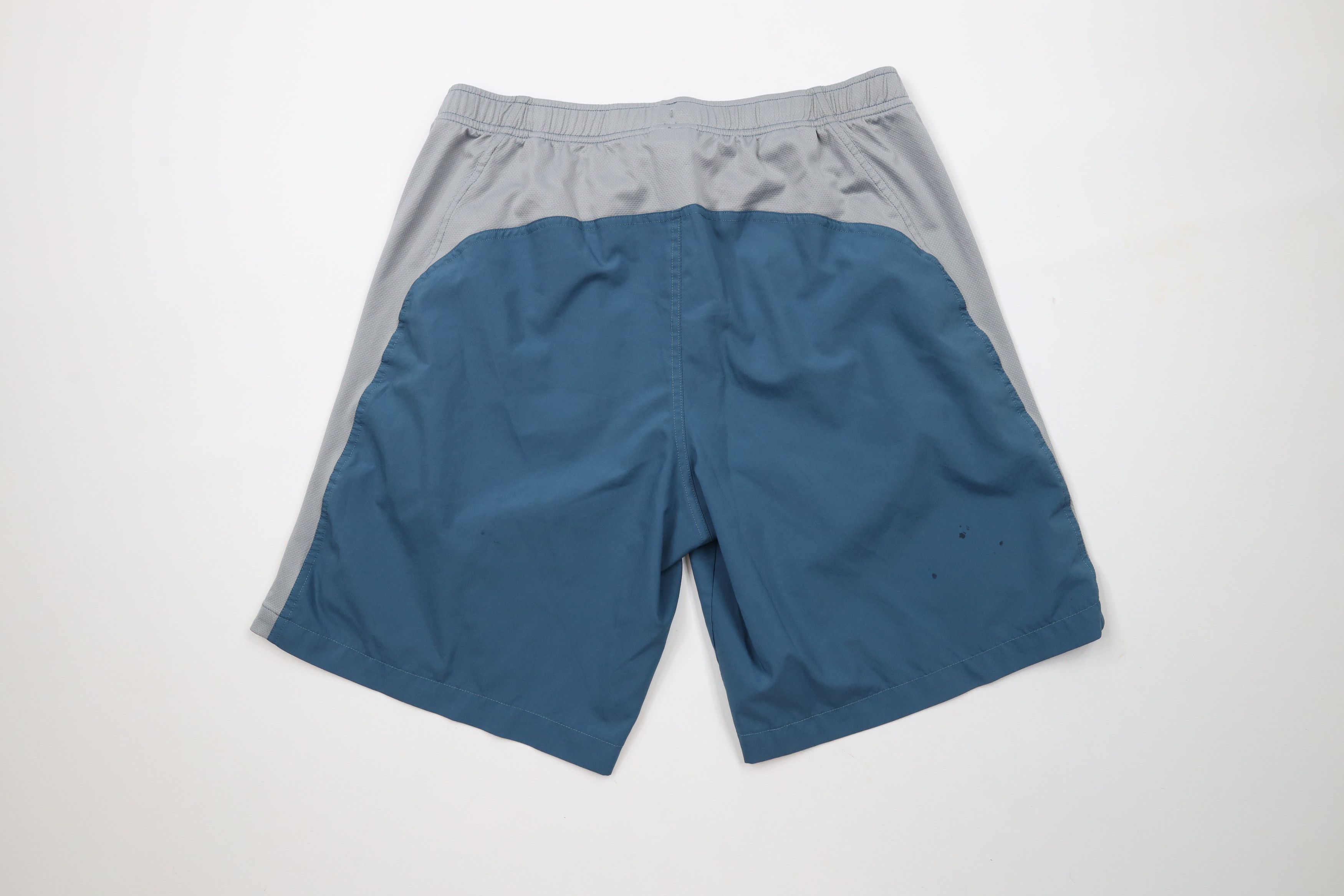 The North Face × Vintage Vintage Y2K The North Face Reflective Above Knee Shorts Size US 32 / EU 48 - 10 Thumbnail