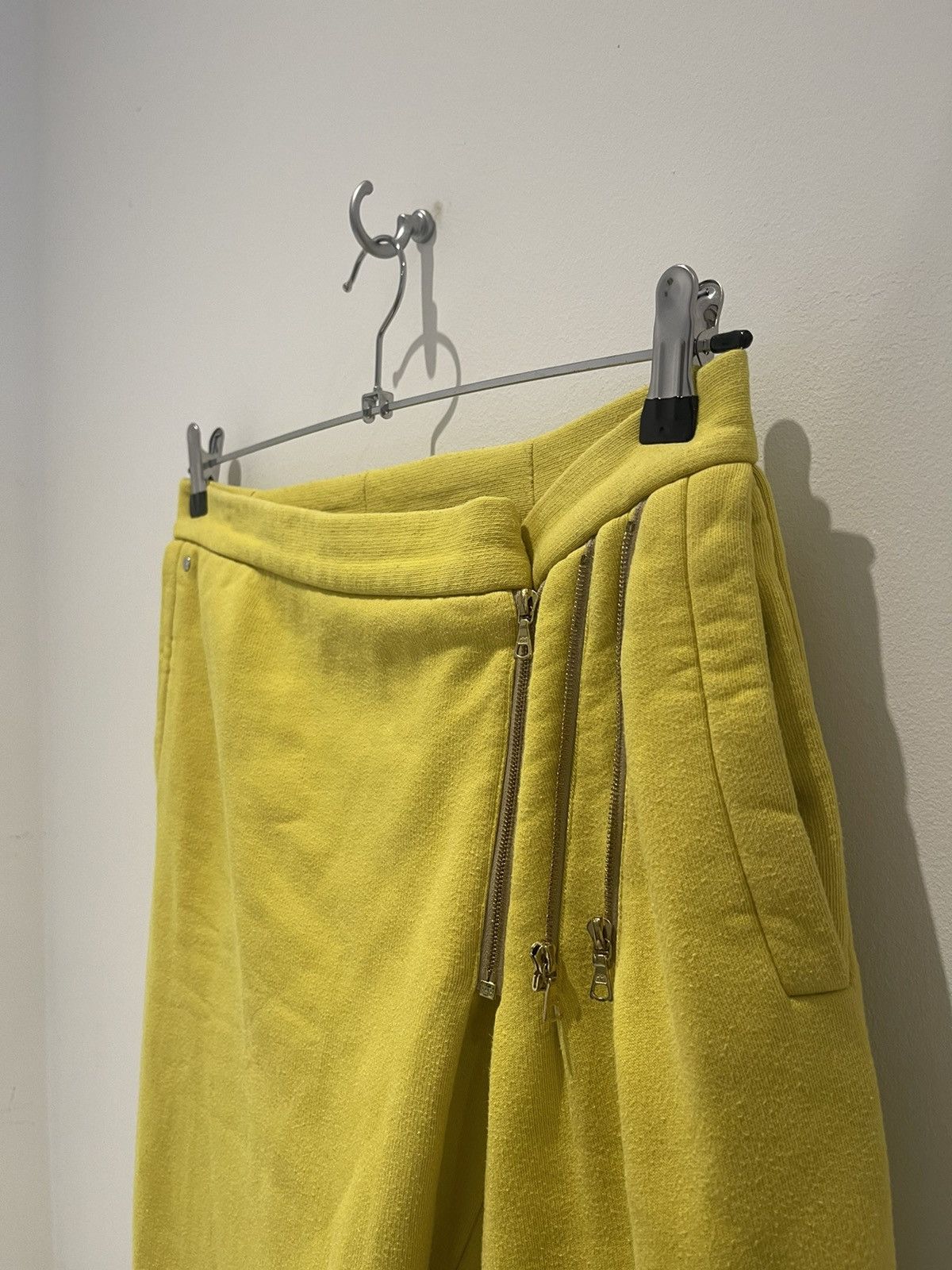 Bless BLESS N° 47 SMLXL Long Yellow Sweatpants Size US 30 / EU 46 - 4 Thumbnail