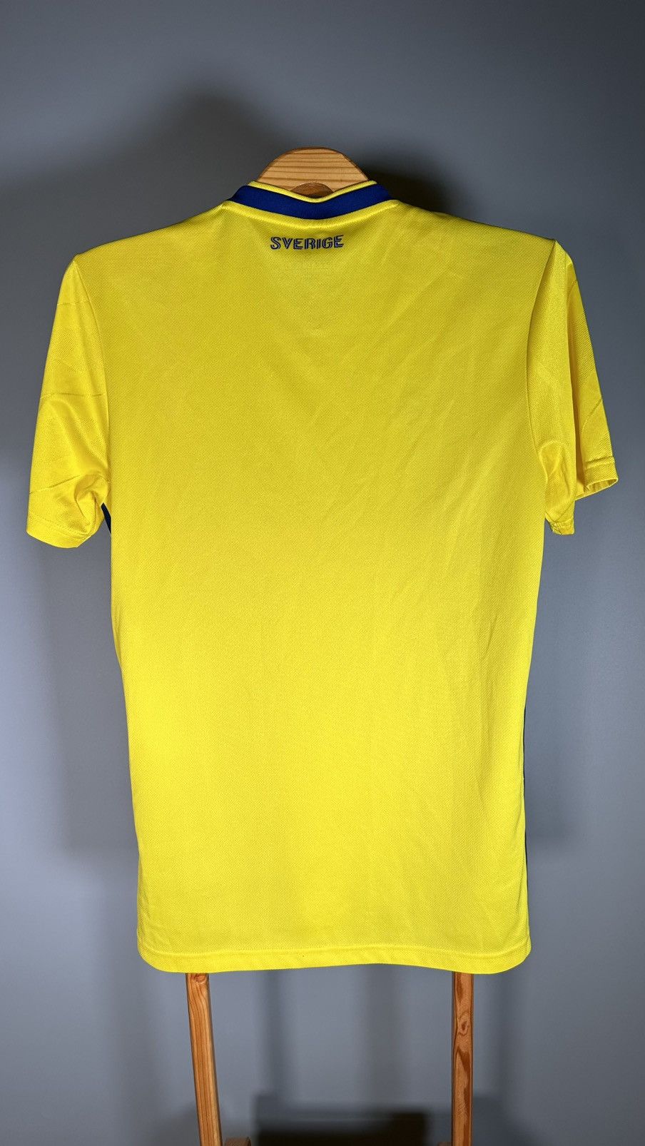 Vintage Sweden Home Football Shirt 2017/19 Adults small Adidas Size US S / EU 44-46 / 1 - 6 Thumbnail