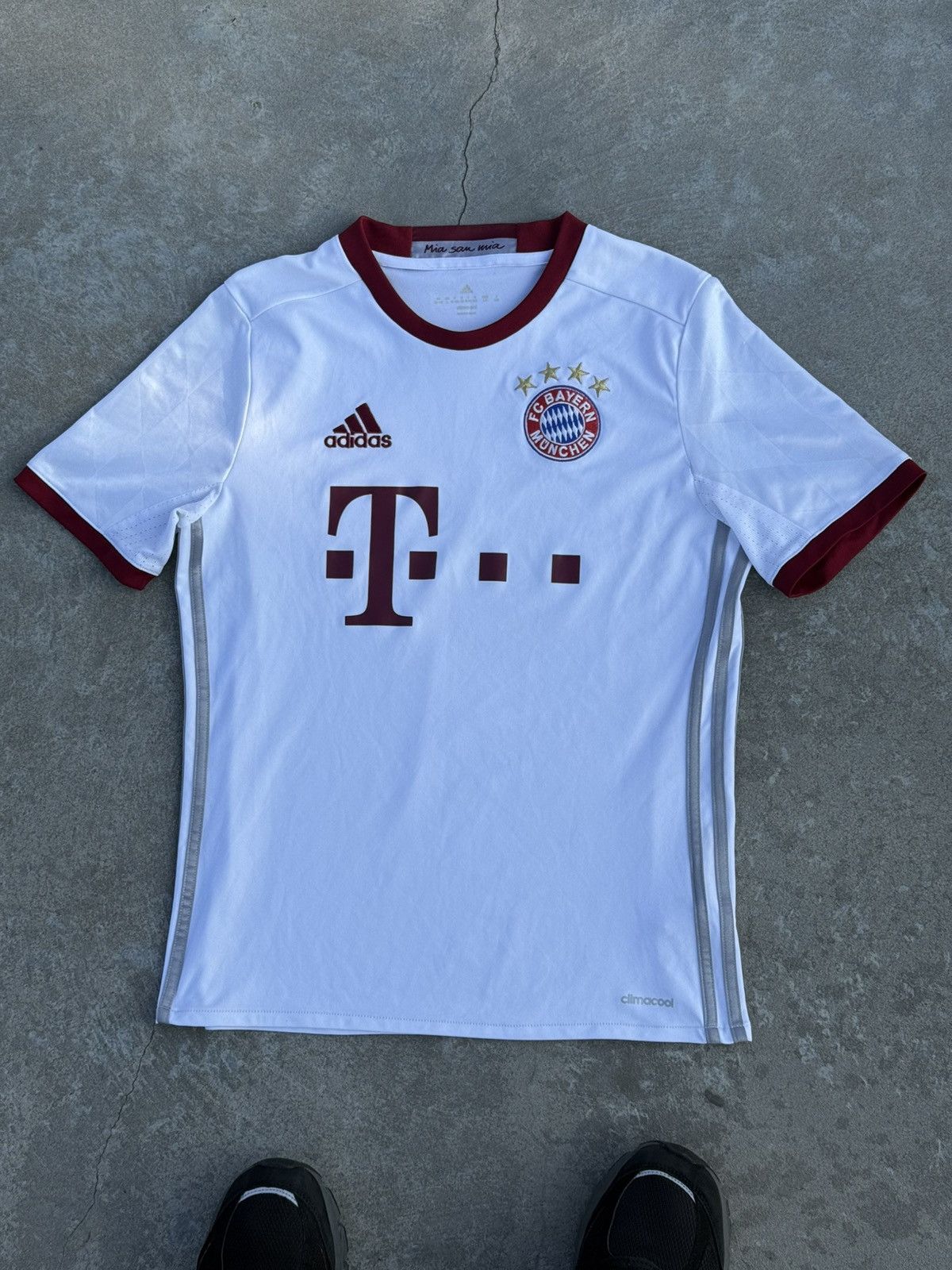 Vintage Rare Bayern Munich 2016 Third Y2K Soccer Jersey Blokecore Size US S / EU 44-46 / 1 - 9 Thumbnail
