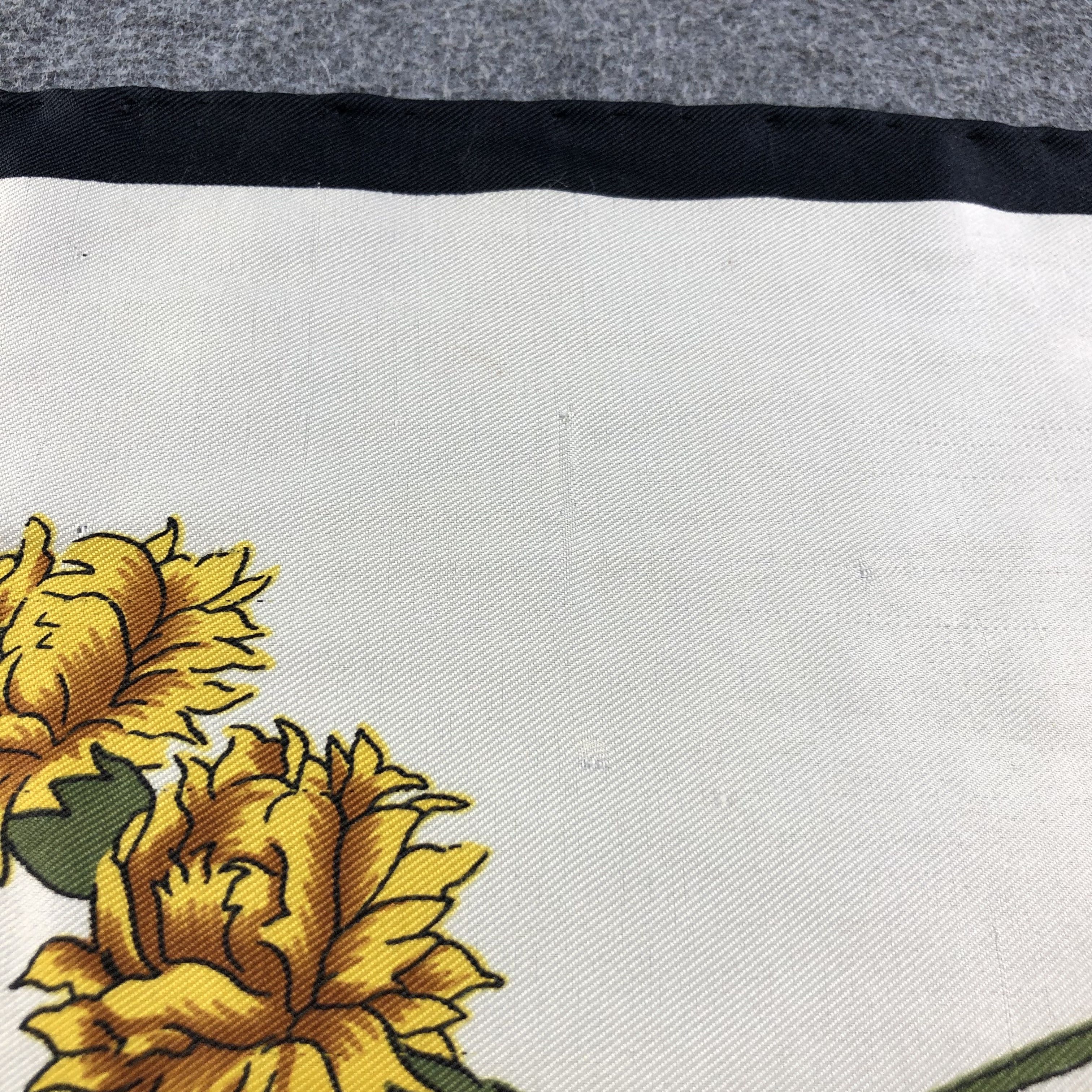 Vintage Vintage Luxury Hand Rolled made in France Silk Scarf M572 Size ONE SIZE - 14 Thumbnail