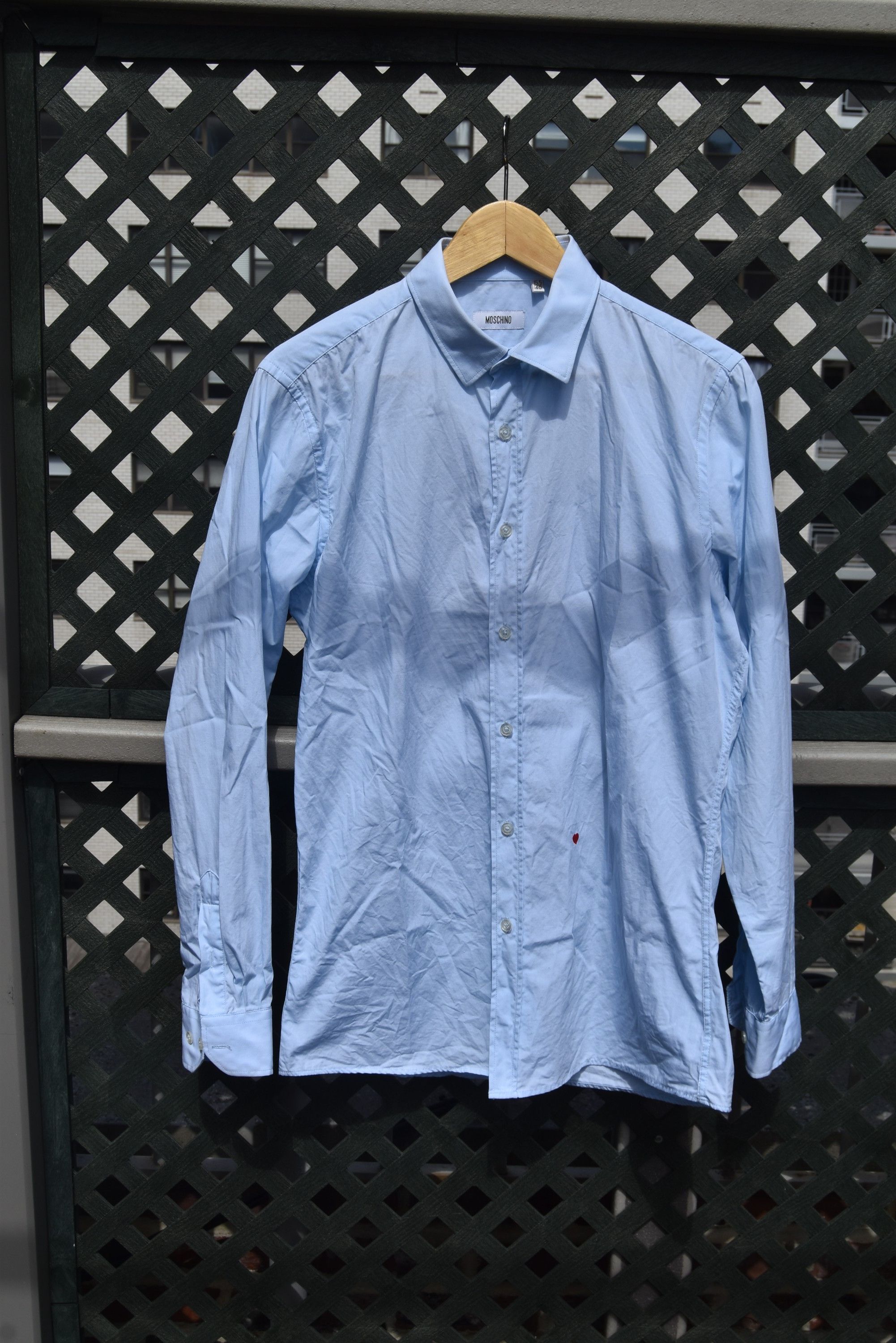 Moschino Moschino heart embroidered logo light blue poplin shirt Size US M / EU 48-50 / 2 - 5 Thumbnail