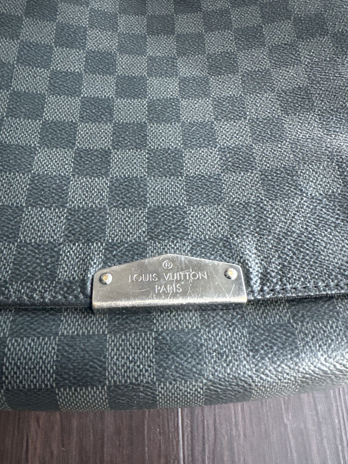 Louis Vuitton Louis Vuitton Damier Graphite Black Messenger Bag Size ONE SIZE - 5 Thumbnail
