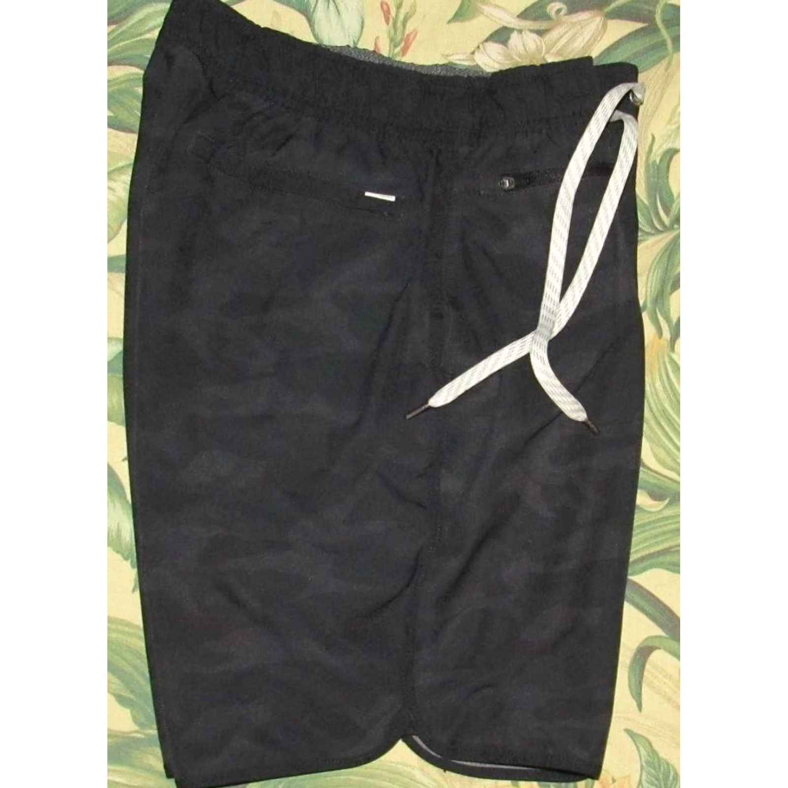 Vuori VUORI Bands Shorts 7" Unlined Black Camo Small Mens Size US 29 - 2 Thumbnail