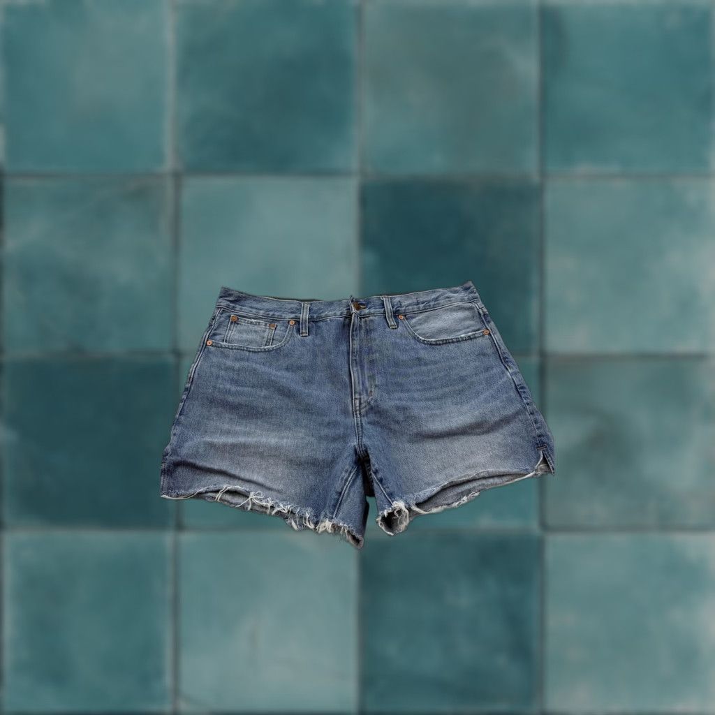 Madewell Madewell Shorts Womens 32 Blue Relaxed Mid-Length Denim Raw Hem Frayed Cutoff Size 24" / US 00 / IT 34 - 1 Thumbnail