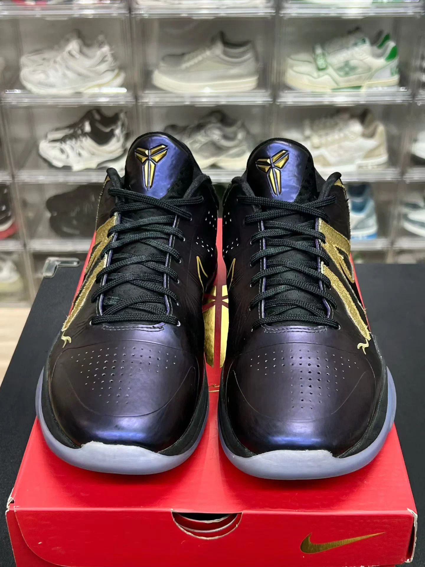 Nike NIKE ZK5 Kobe Year of the Snake Black Purple Gold 44.5 Size US 11.5 / EU 44-45 - 2 Thumbnail