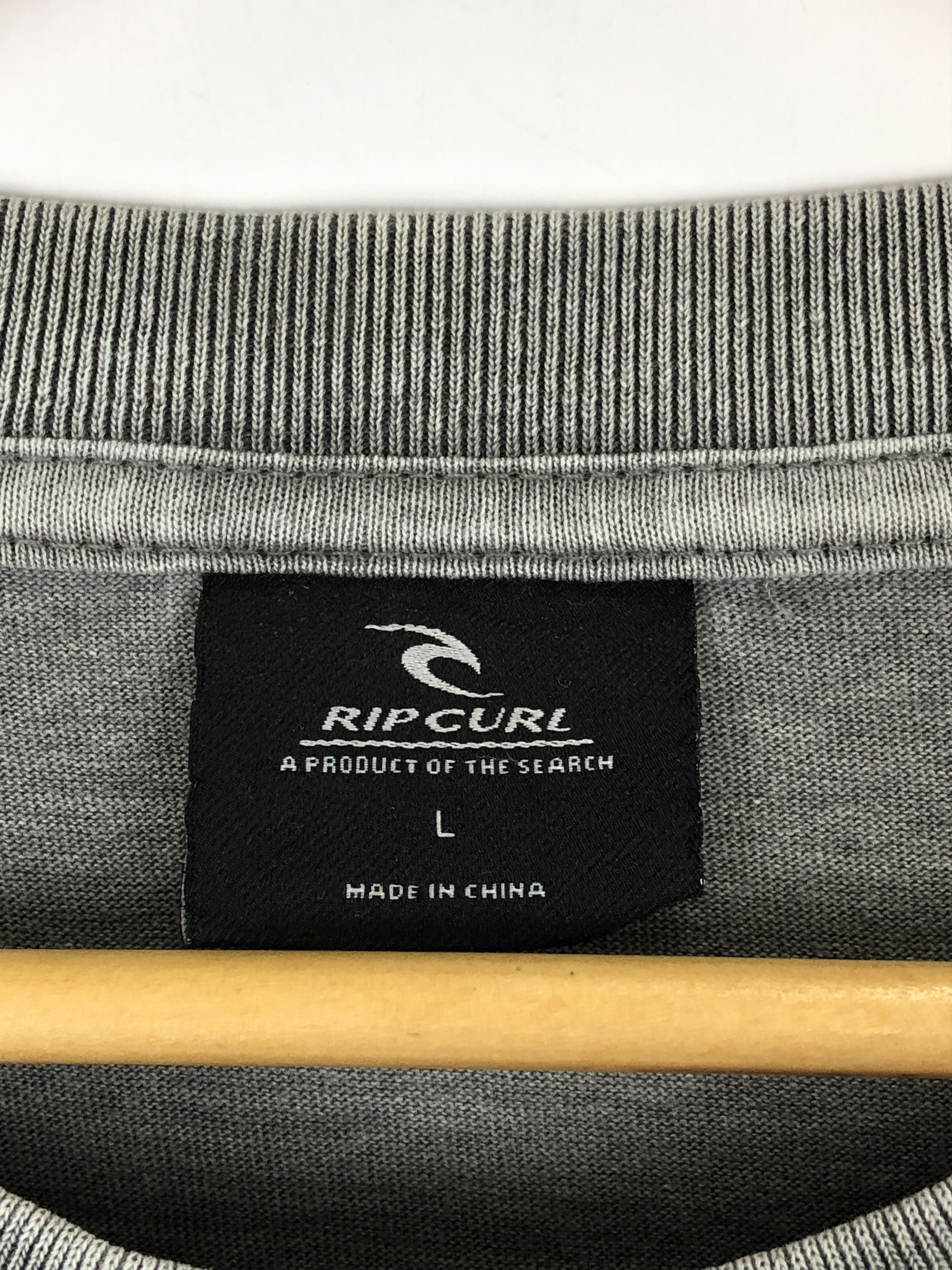Rip Curl Vintage 90s Rip Curl Graphic Crewneck Tee TA0469 Size US L / EU 52-54 / 3 - 5 Thumbnail