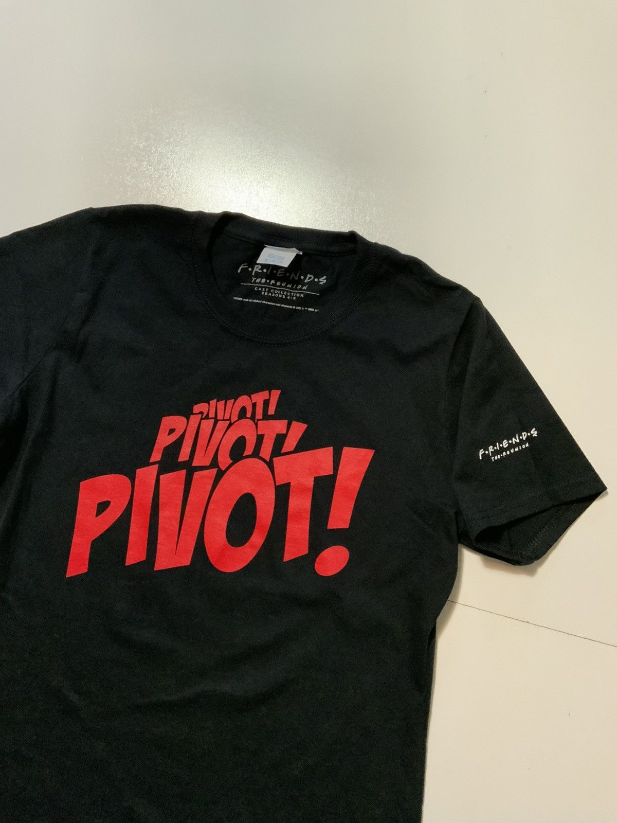 Other Friends The Reunion Cast Collection Season 4-6 Pivot T-Shirt Size US M / EU 48-50 / 2 - 3 Thumbnail