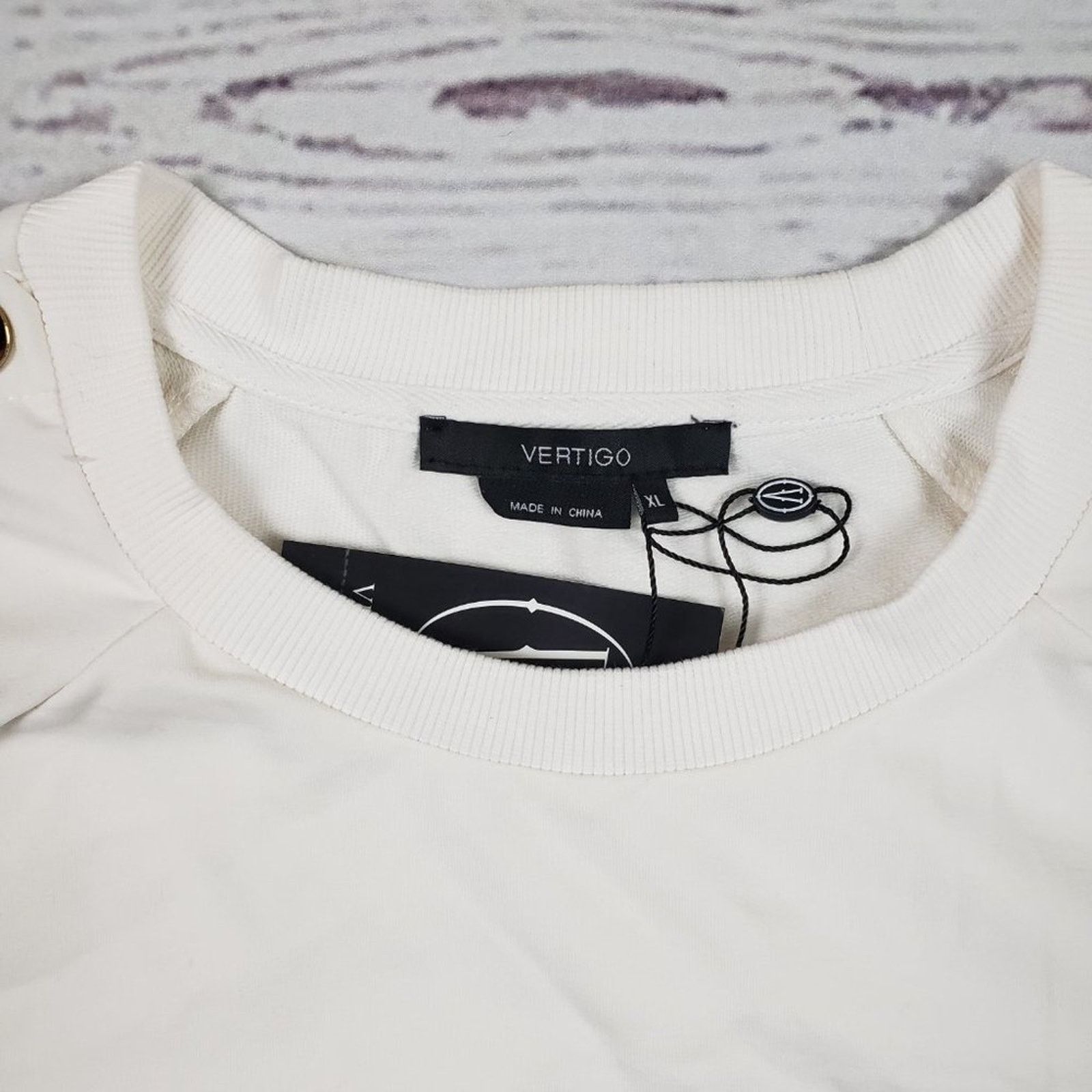 Other NWT Vertigo Ivory Snap Button Long Sleeve Pullover Top XL Size XL / US 12-14 / IT 48-50 - 5 Thumbnail