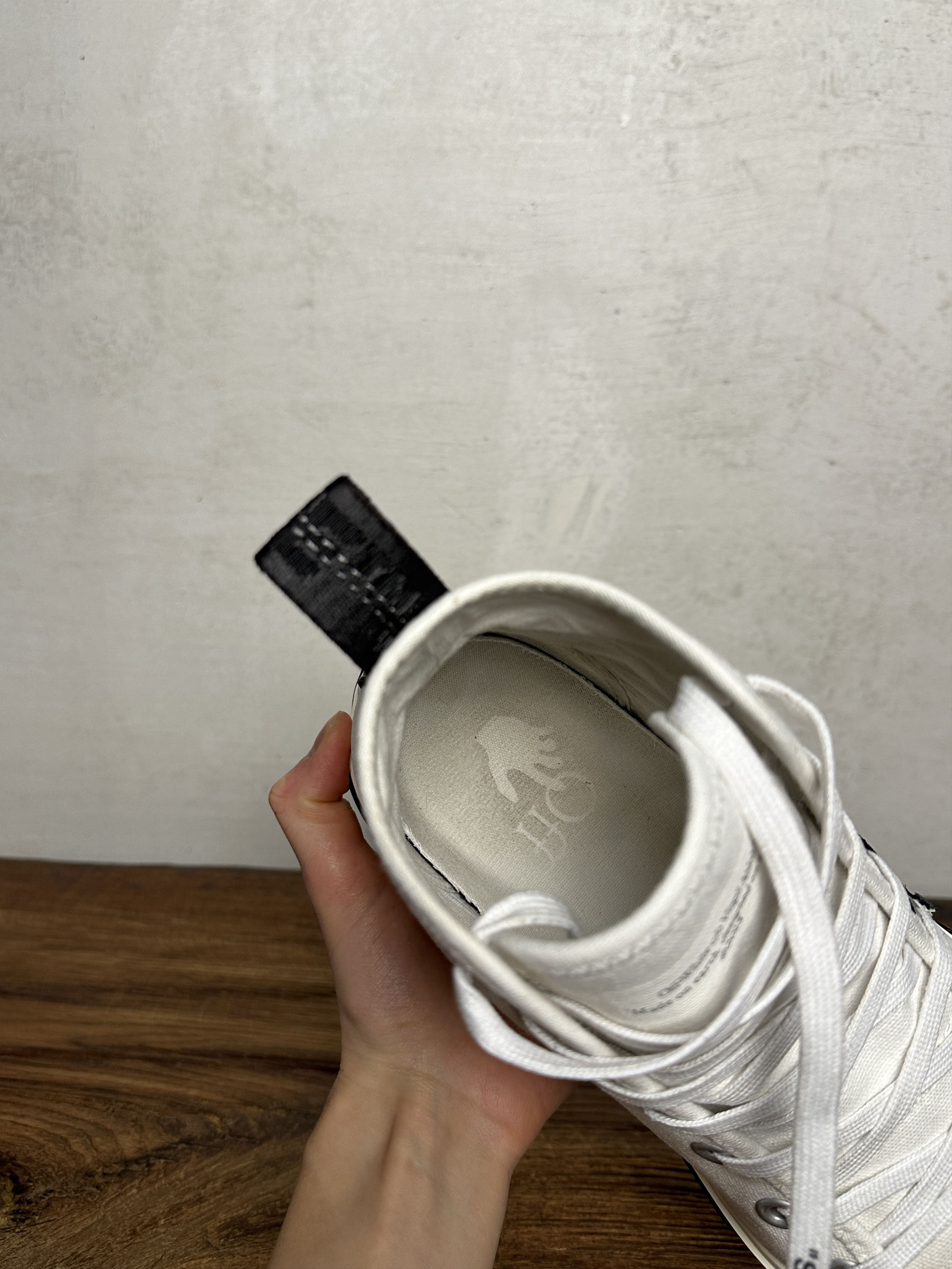 Off-White Off-White Mid Top Vulcanised Sneaker White Size US 10 / EU 43 - 12 Thumbnail