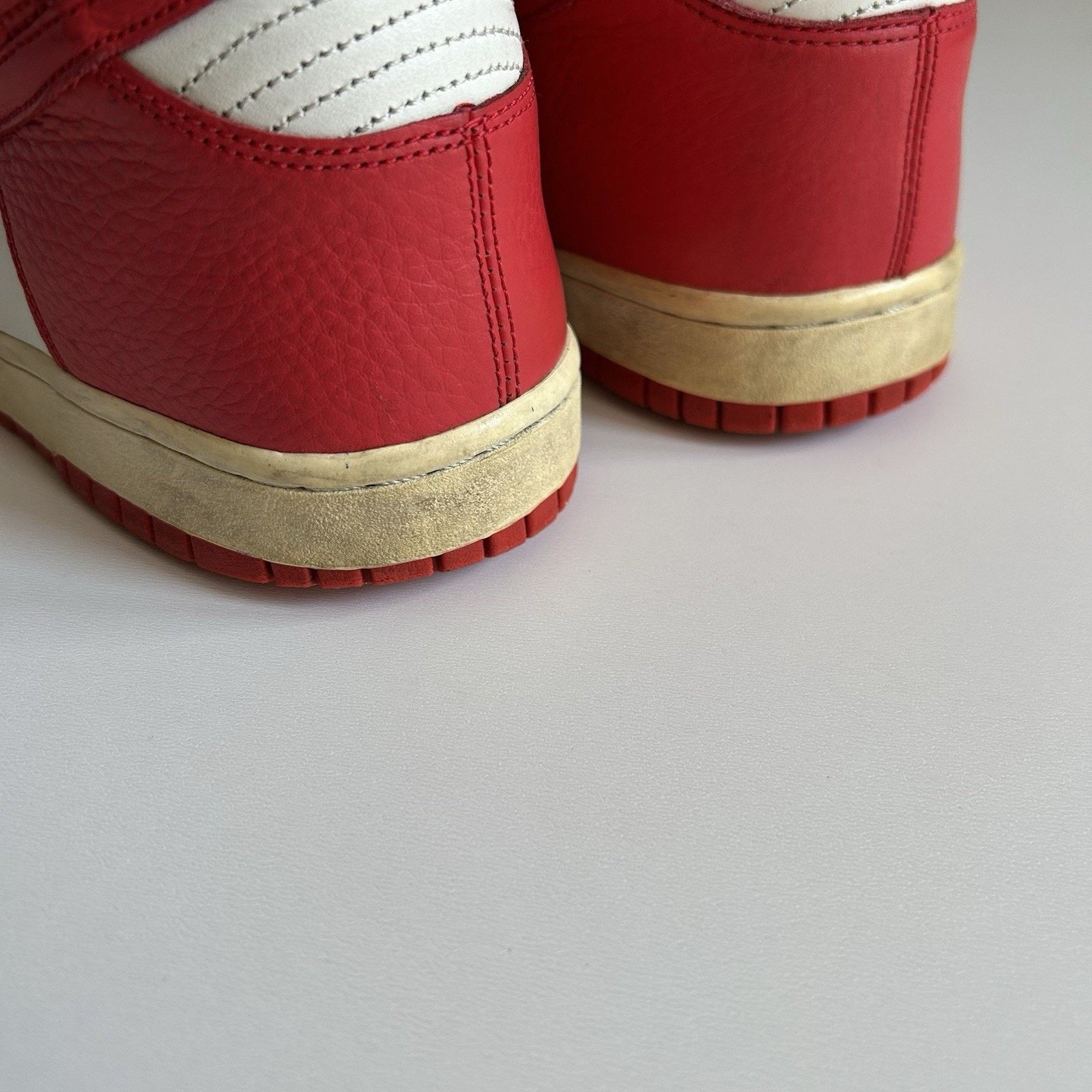 Nike Vintage Nike Dunk High 2011 US 10 Pack Sail Action Red/White Size US 10 / EU 43 - 5 Thumbnail