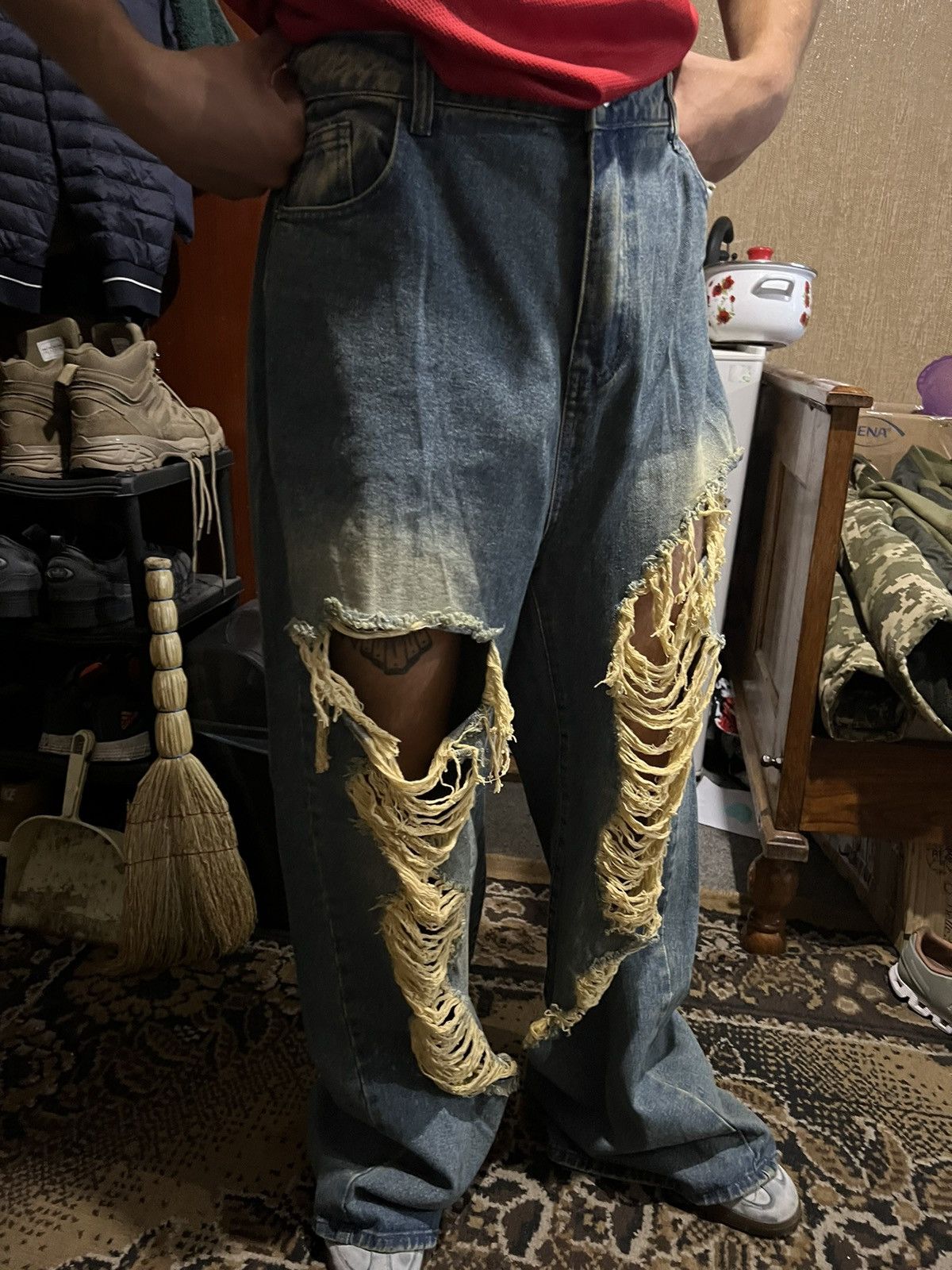 Japanese Brand INDIGO VINTAGE EXTREME RIP-FRONT STRAIGHT LEG OPIUM JEANS Size US 38 / EU 54 - 11 Thumbnail