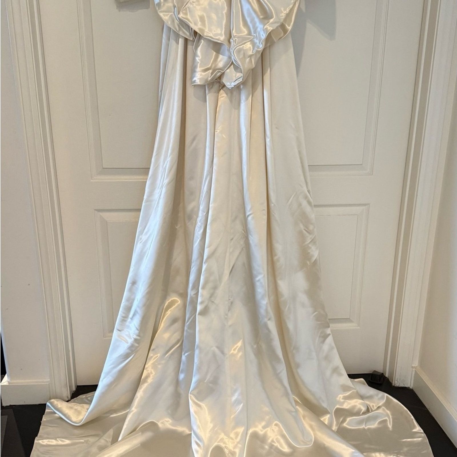 Handmade VNTG 1940’s Bustle Back Satin wedding dress small Size S / US 4 / IT 40 - 8 Thumbnail