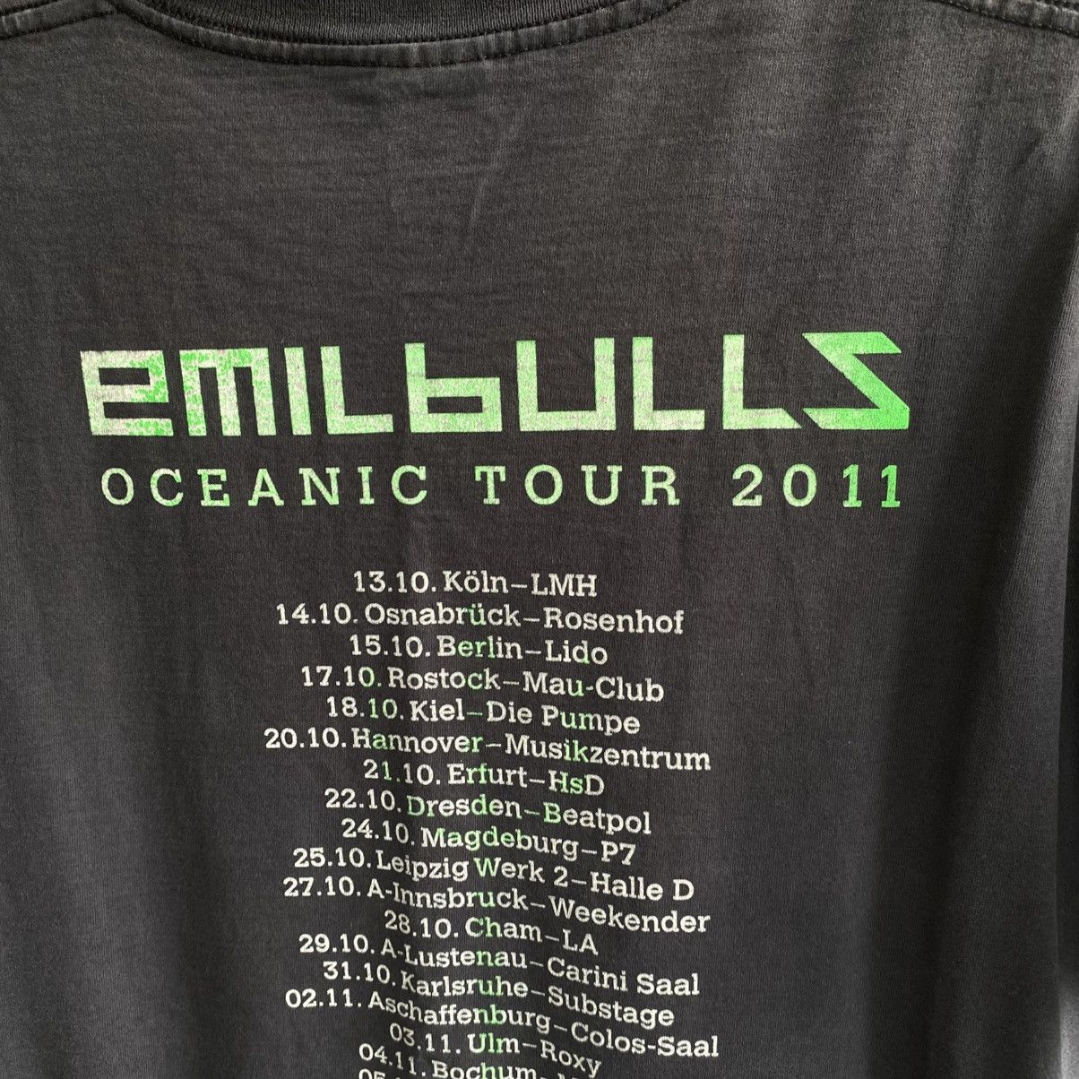 Band Tees Vintage EmilBullz oceanic tour 2011 bug logo faded tee Size US L / EU 52-54 / 3 - 9 Thumbnail
