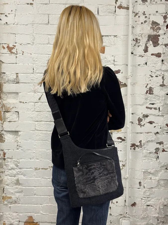 Prada 2000s Prada Grey Wool & Fur Cross Body Shoulder Bag Size ONE SIZE - 2 Thumbnail