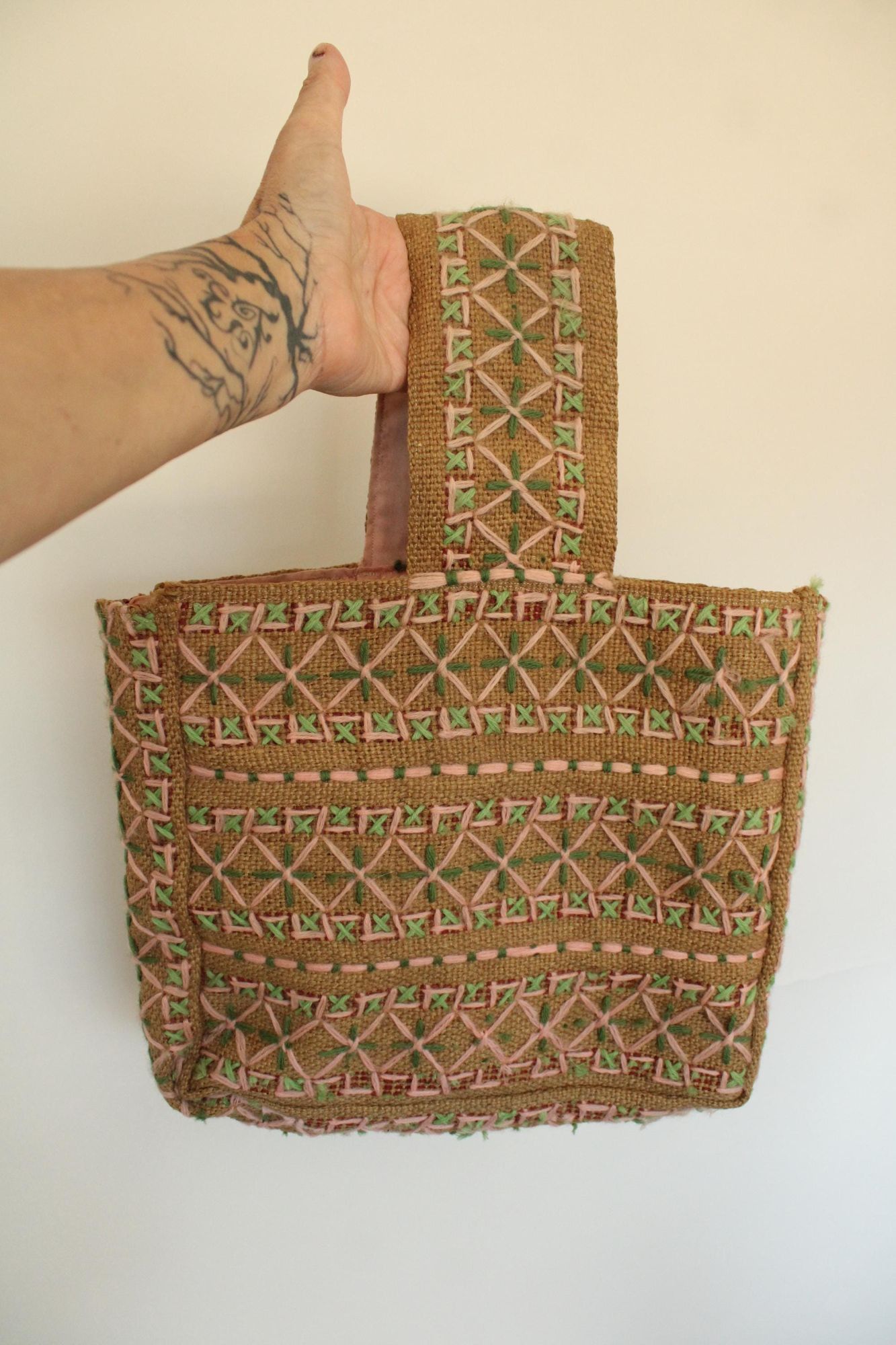 Vintage Vintage 1960s 1970s Bag, Embroidered Burlap Purse, Handled M Size ONE SIZE - 3 Thumbnail